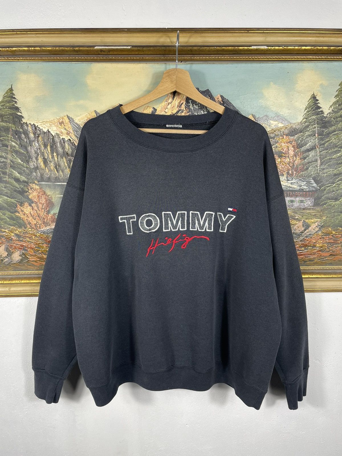 Tommy Hilfiger × Vintage TOMMY HILFIGER 90S VINTAGE CENTER LOGO OVERSIZE SWEATSHIRT Size US L / EU 52-54 / 3 - 1 Thumbnail