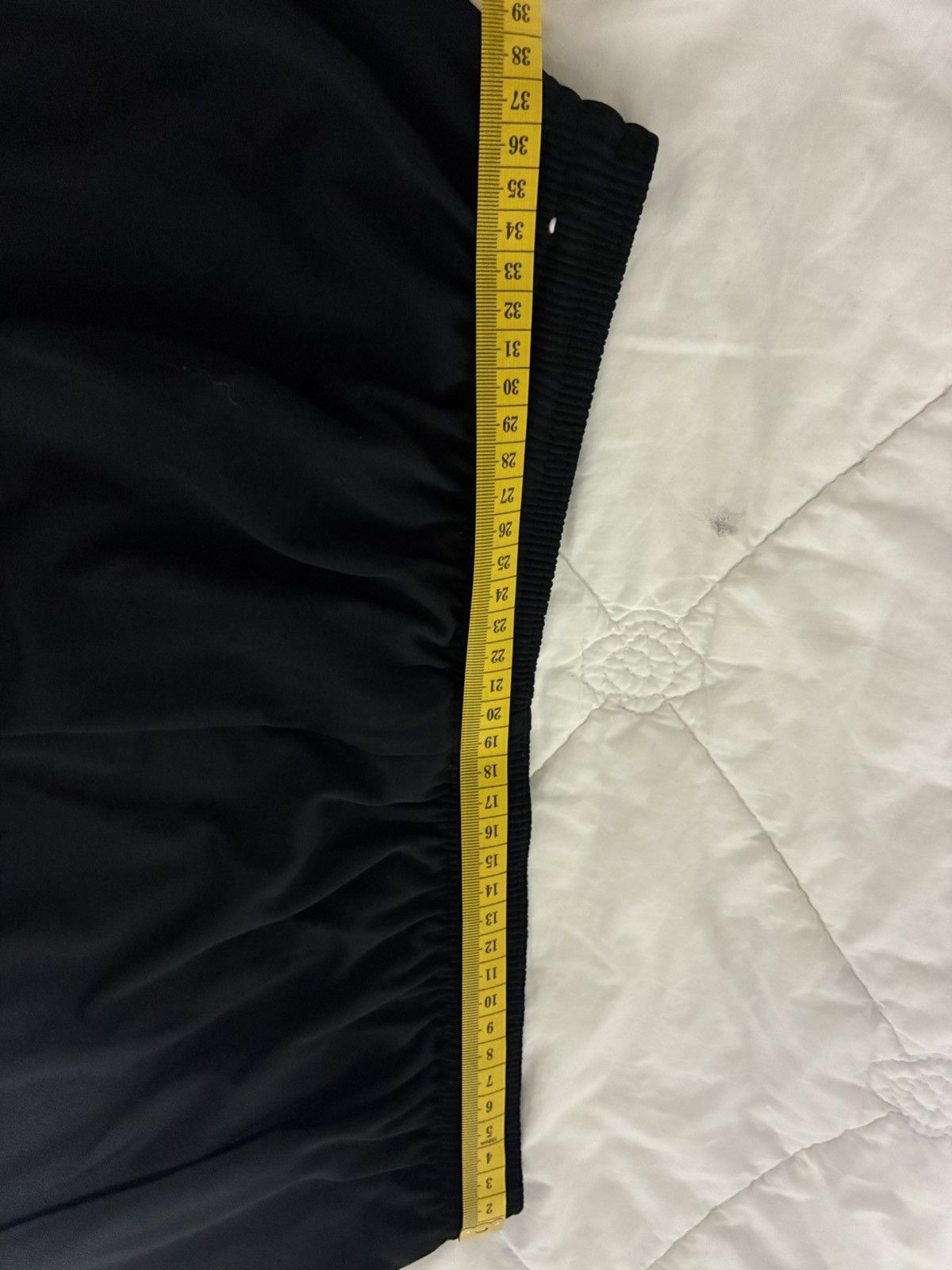 Nike Nike Dri-FIT Black Trackpants Mens Size Large Gym Joggers Size US 33 - 6 Thumbnail