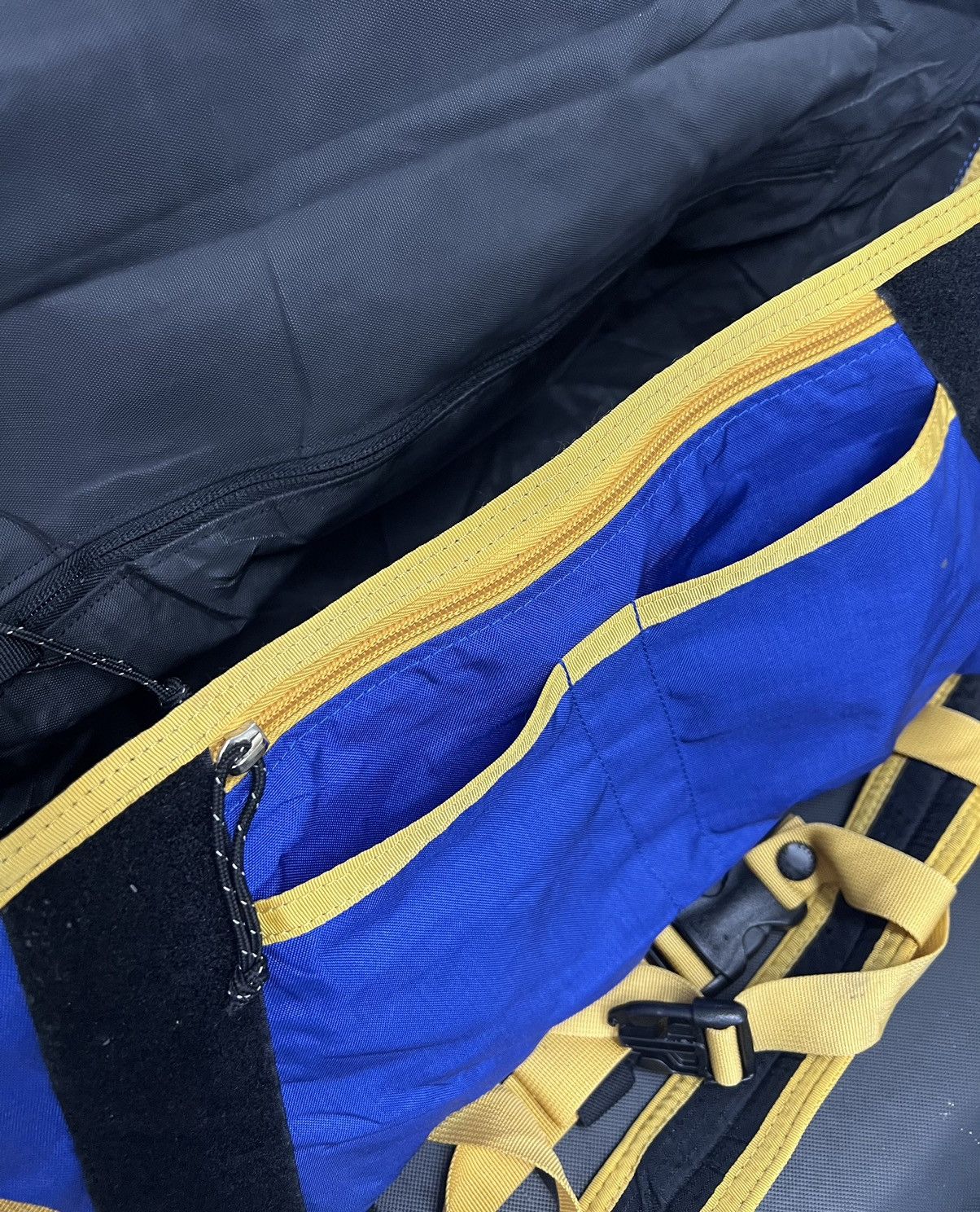 Gregory STRIKING COLOR GREGORY MESSENGER BAG Size ONE SIZE - 5 Thumbnail