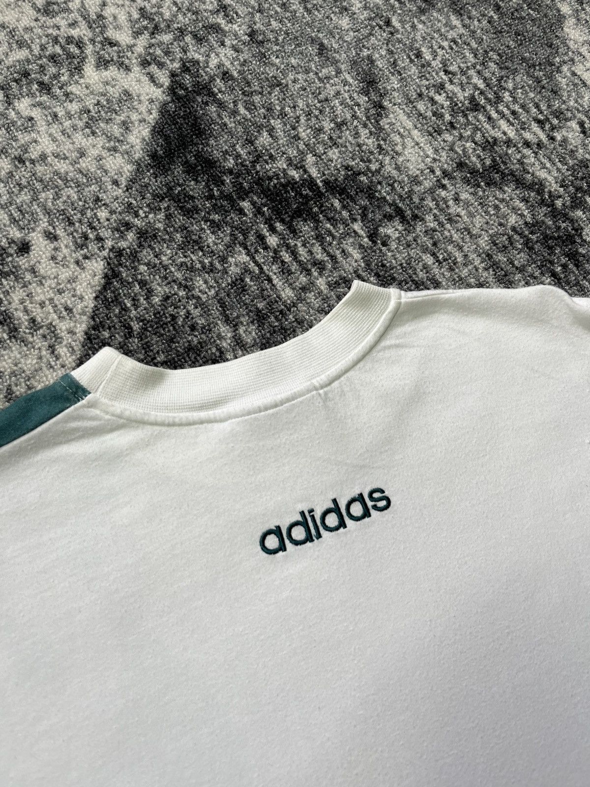 Adidas Vintage Adidas T-Shirt Printed Free Climbing 80’s 90’s Size US L / EU 52-54 / 3 - 5 Thumbnail