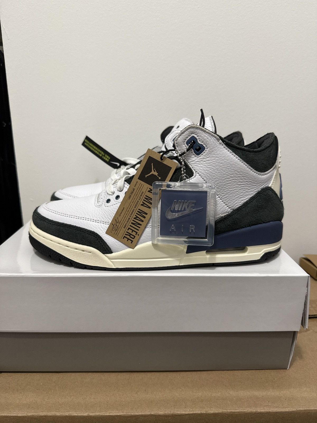 Jordan Brand Air Jordan 3 Retro 3 OG SP A Ma Maniére Diffused Blue Size US 10 / EU 43 - 7 Thumbnail