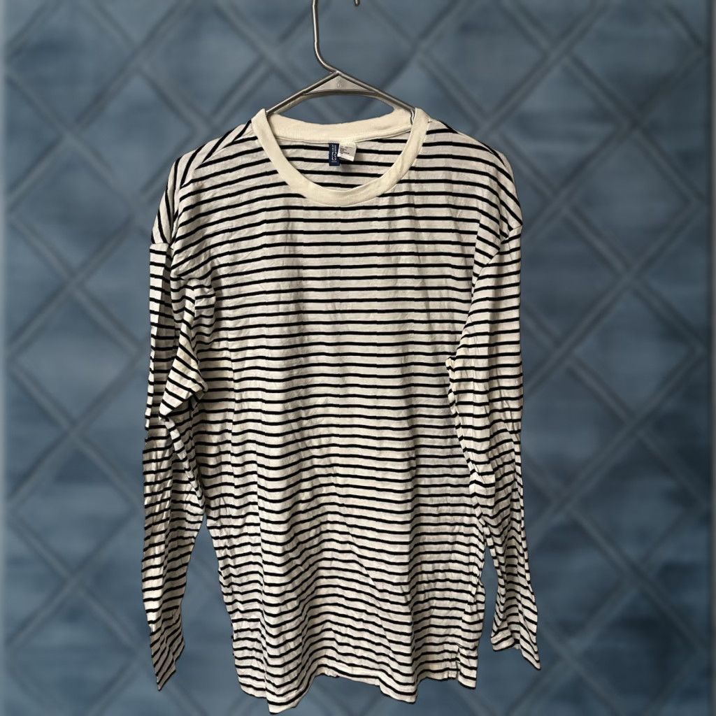 H&M H&M Women’s Blouse Tunic Knit Long Sleeve Striped Black White Size Small Size S / US 4 / IT 40 - 1 Thumbnail
