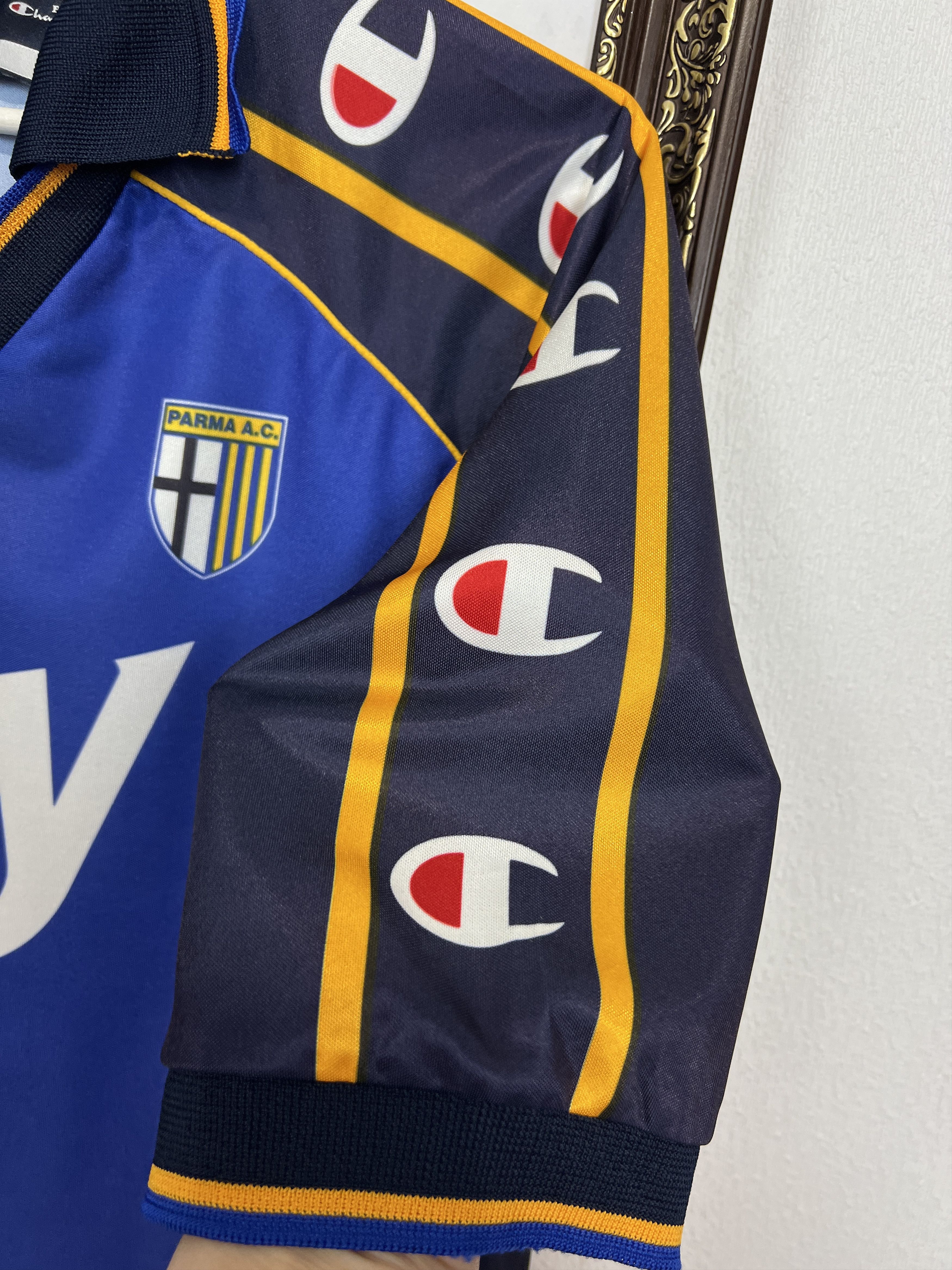 Champion Vintage Parma Football Train Shirt Soccer Maglia Jersey Size US L / EU 52-54 / 3 - 4 Thumbnail