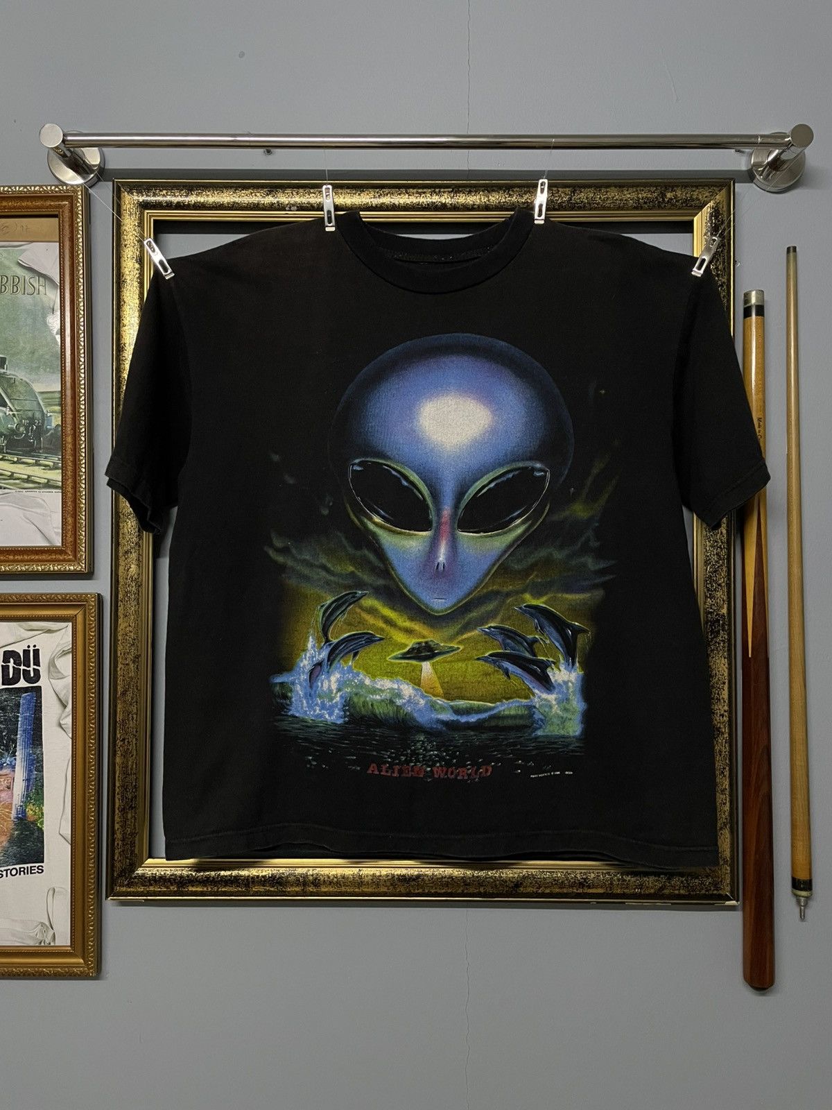 Vintage Vintage 1990s Japan Designer Alien World Sunfaded Tshirt Size US M / EU 48-50 / 2 - 1 Thumbnail