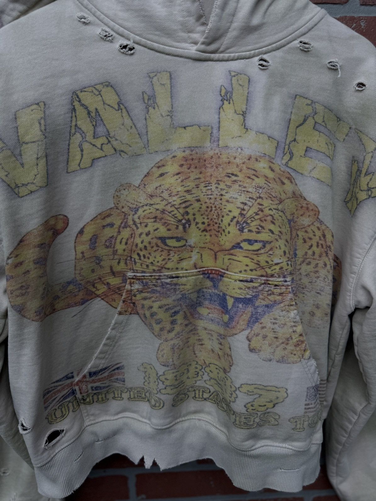 Vale Valley Pullover Tiger Hoodie Size Medium (NEW) Size US M / EU 48-50 / 2 - 3 Thumbnail