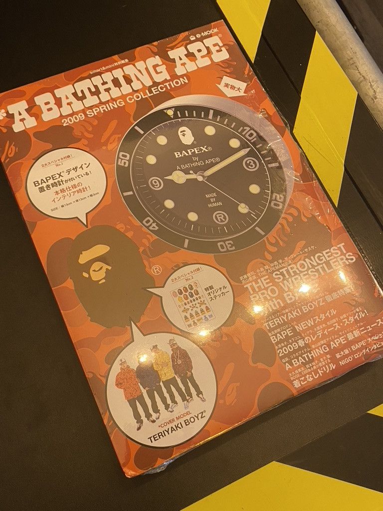 Bape 2009 Bape Spring Collection Magazine and Table Clock Size ONE SIZE - 4 Thumbnail