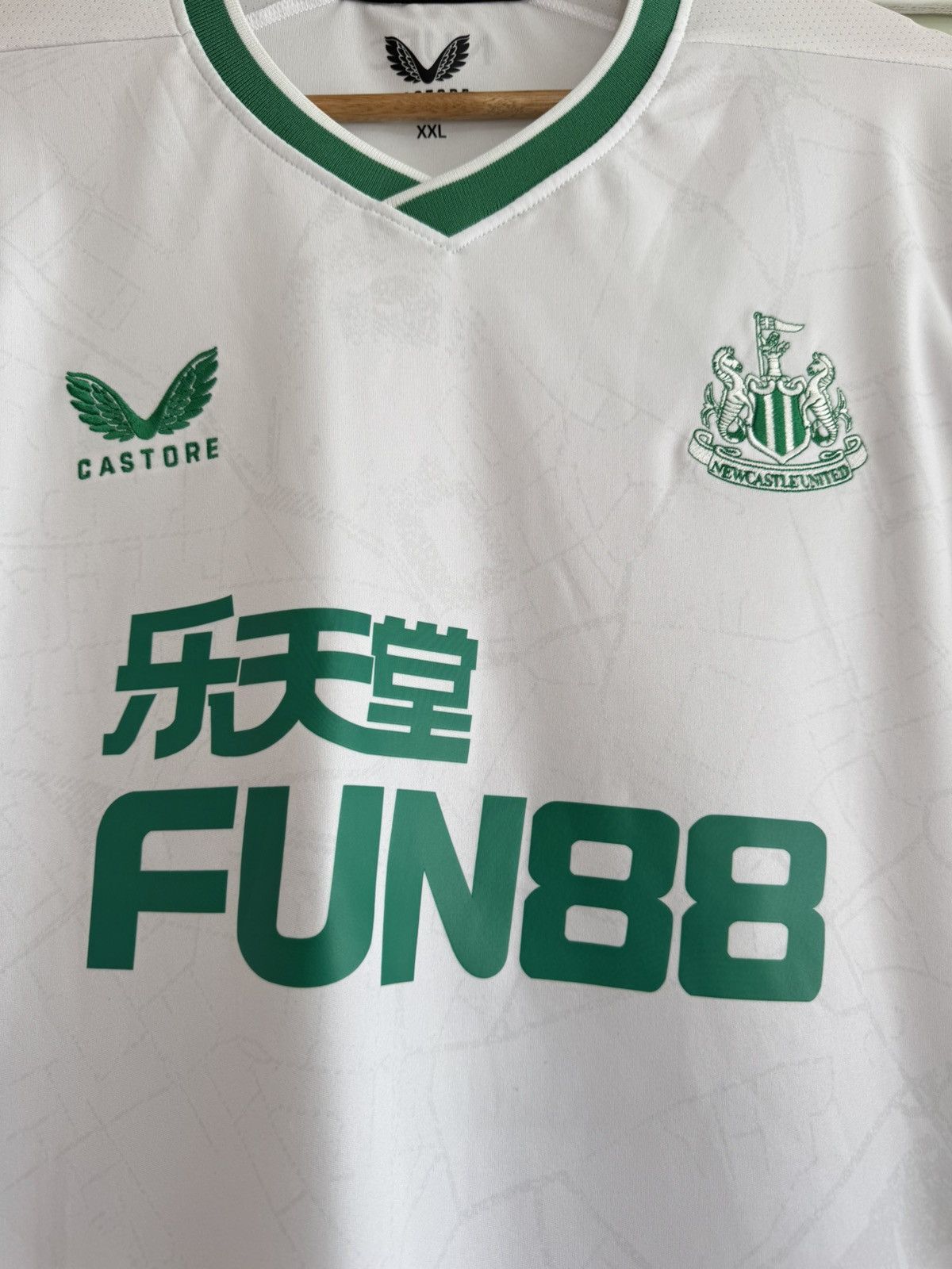 Other Newcastle United 2022-2023 Soccer Jersey Football Kit Shirt Size US XXL / EU 58 / 5 - 6 Thumbnail