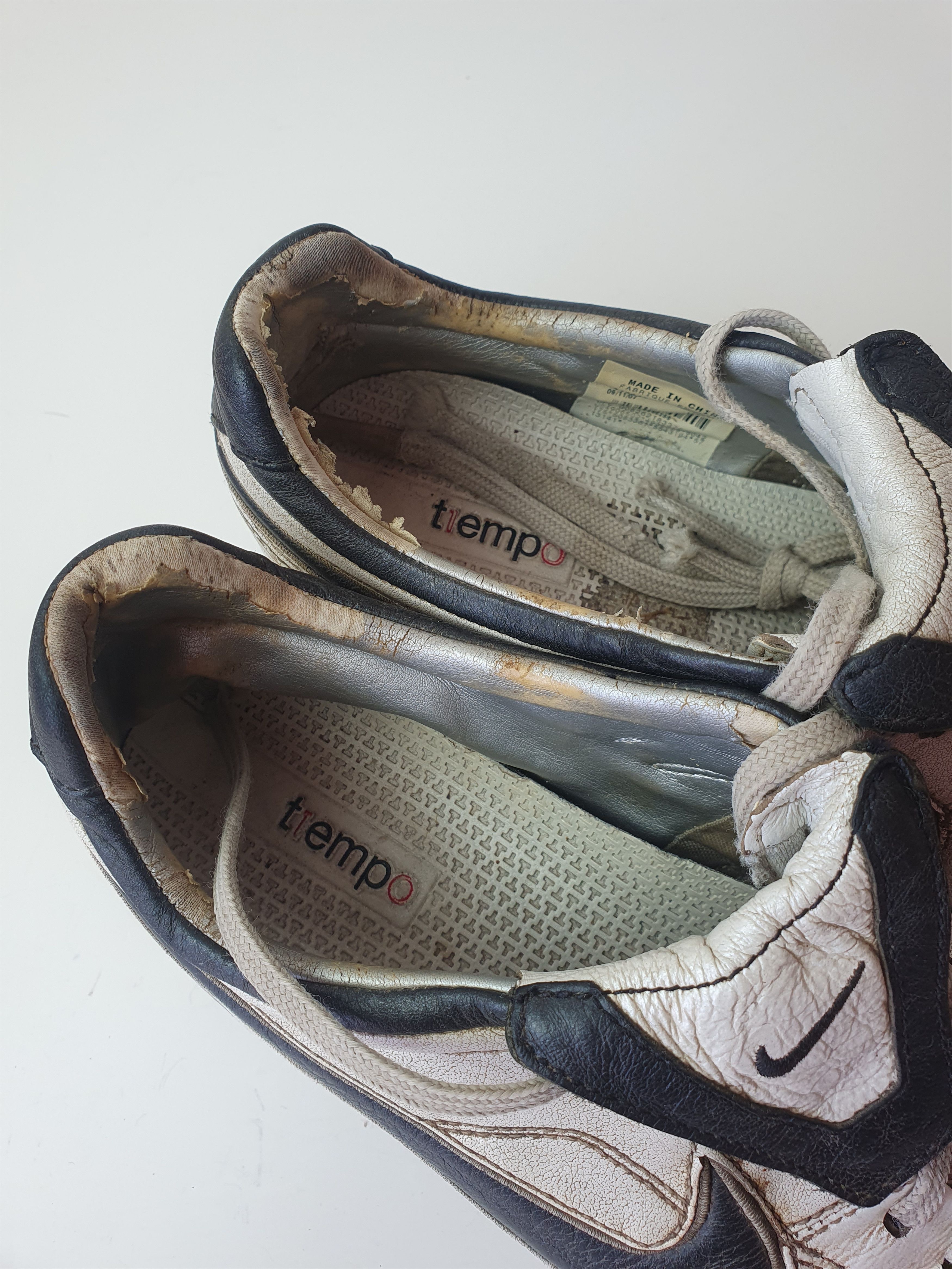 Nike Vintage Football Boots Nike Air Zoom Tiempo Legend II Size US 9 / EU 42 - 12 Thumbnail