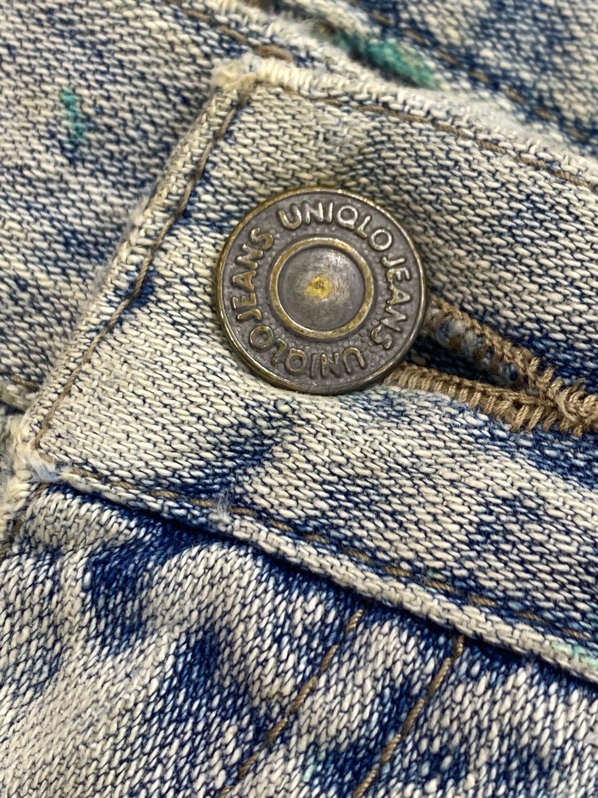 Uniqlo Uniqlo Faded Blue Wash Ripped Style Loose Jeans Size US 36 / EU 52 - 13 Thumbnail