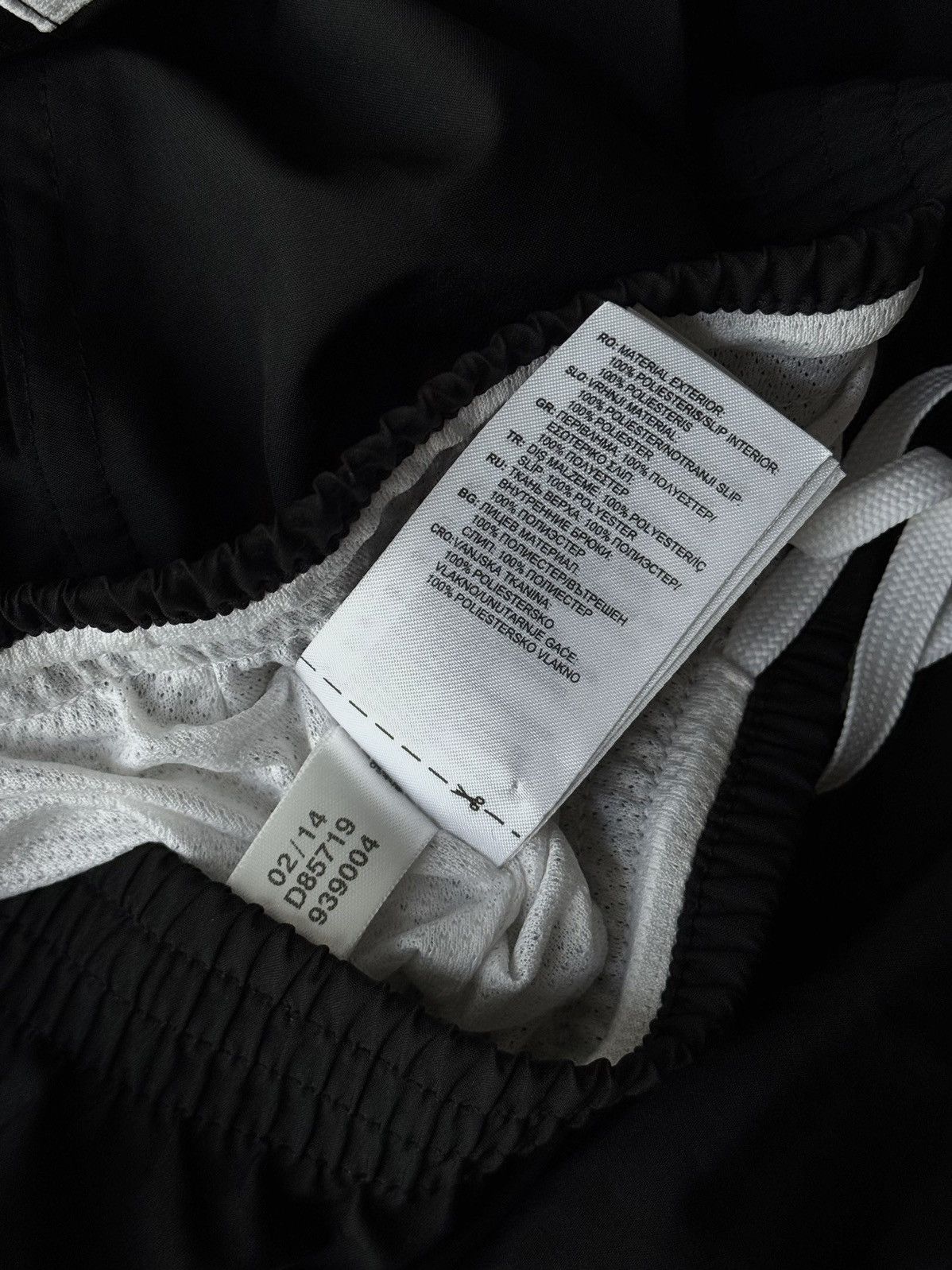Adidas × Vintage Vintage Adidas shorts streetwear y2k style casual Size US 32 / EU 48 - 12 Thumbnail
