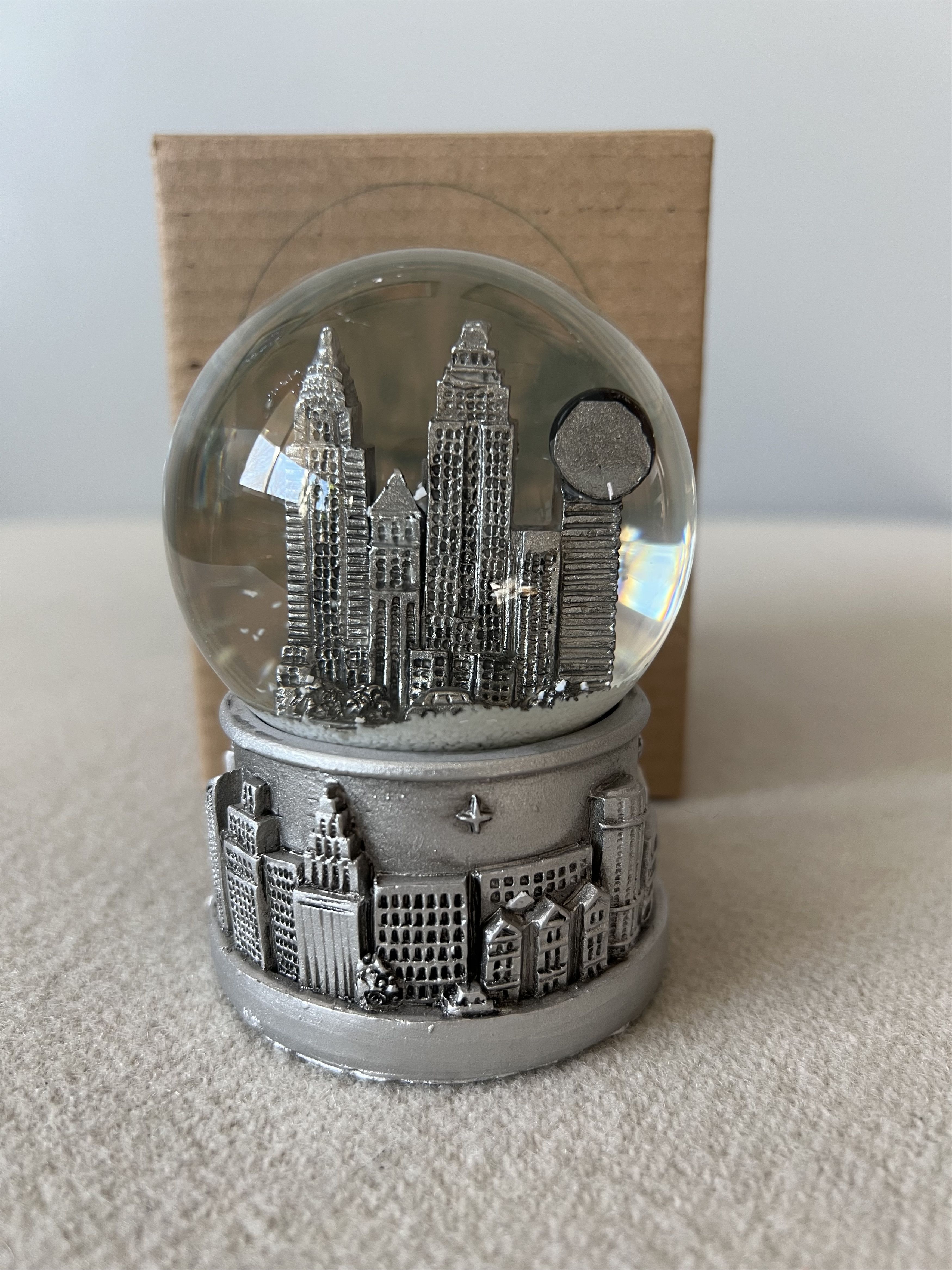 HIDDEN Hidden NY Snowy NY Snow Globe Size ONE SIZE - 4 Thumbnail
