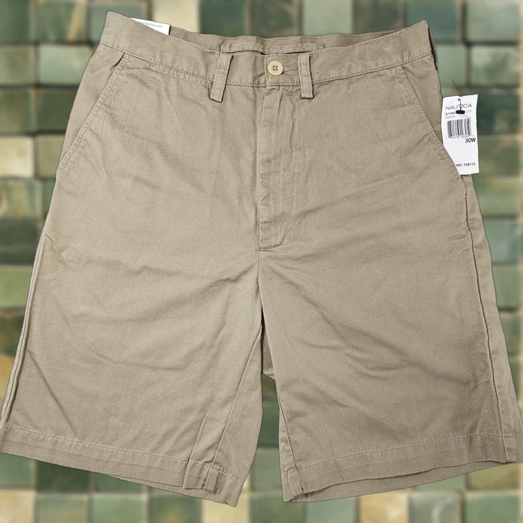 Nautica Nautica Clipper Shorts Mens 30 Beige Relax Fit Flat Front Chino New With Tags Size US 30 / EU 46 - 1 Thumbnail