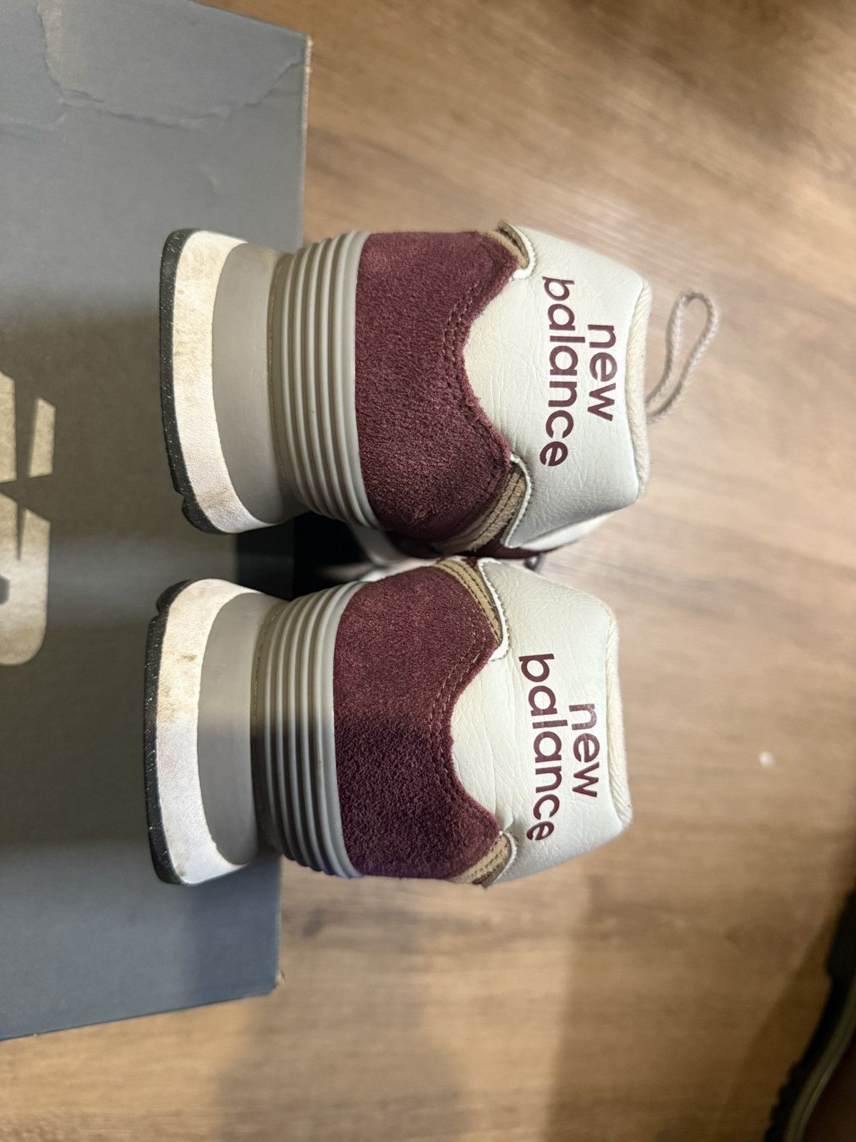 New Balance New Balance 574 Burgundy White Size US 9.5 / EU 42-43 - 4 Thumbnail