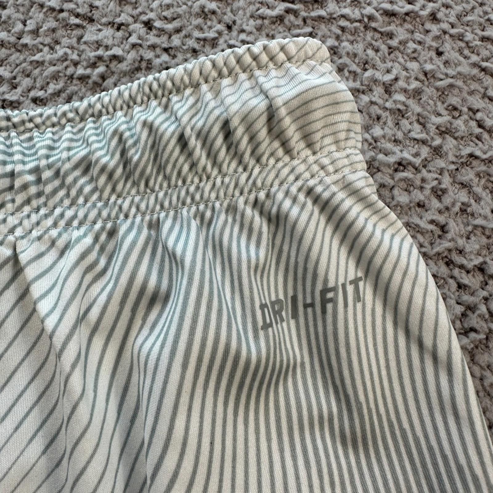 Nike Nike Mens Dri-FIT Basketball Shorts Grey Wavy Pinstripe S Size US 30 / EU 46 - 6 Thumbnail