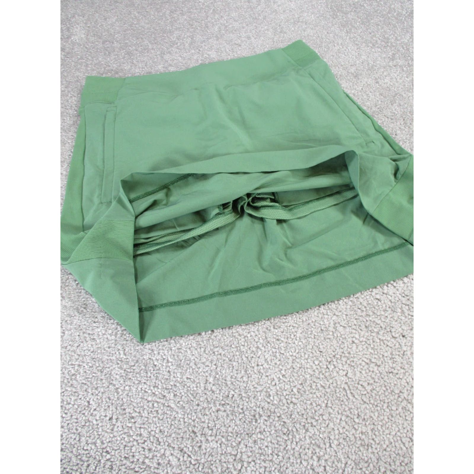 Athleta Athleta Skort Womens 4 Green 16" Solid Polyester Spandex Size 27" / US 4 / IT 40 - 4 Thumbnail