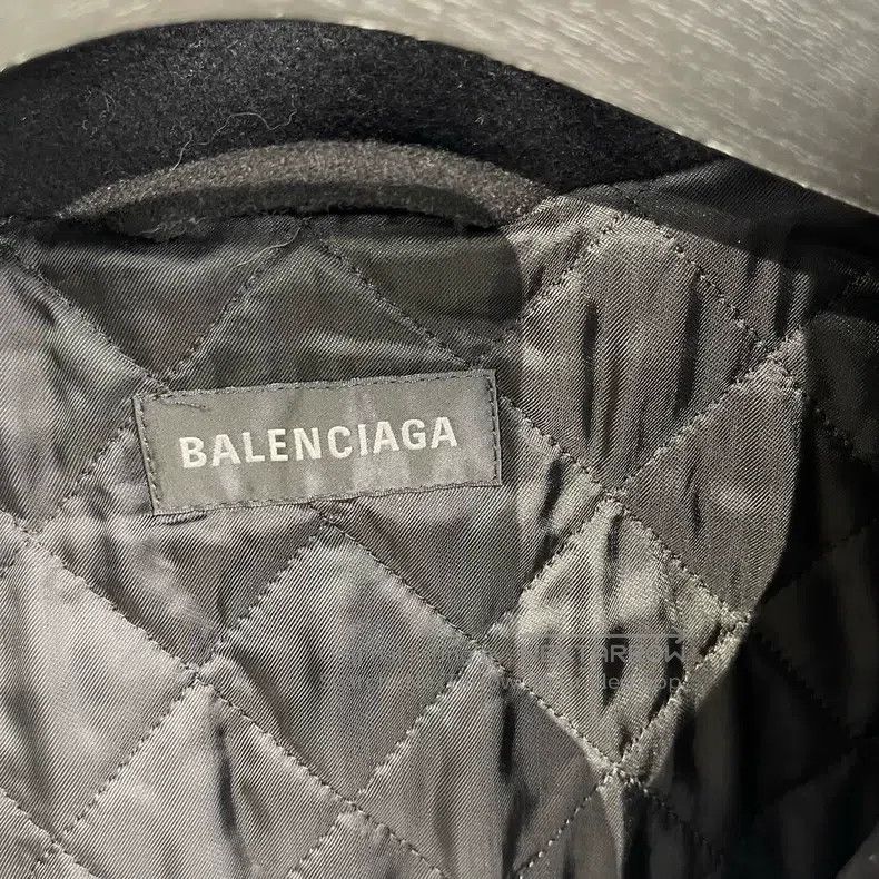 Balenciaga Balenciaga Big Logo Embroidered Printed Cashmere Jacket Size US S / EU 44-46 / 1 - 3 Thumbnail