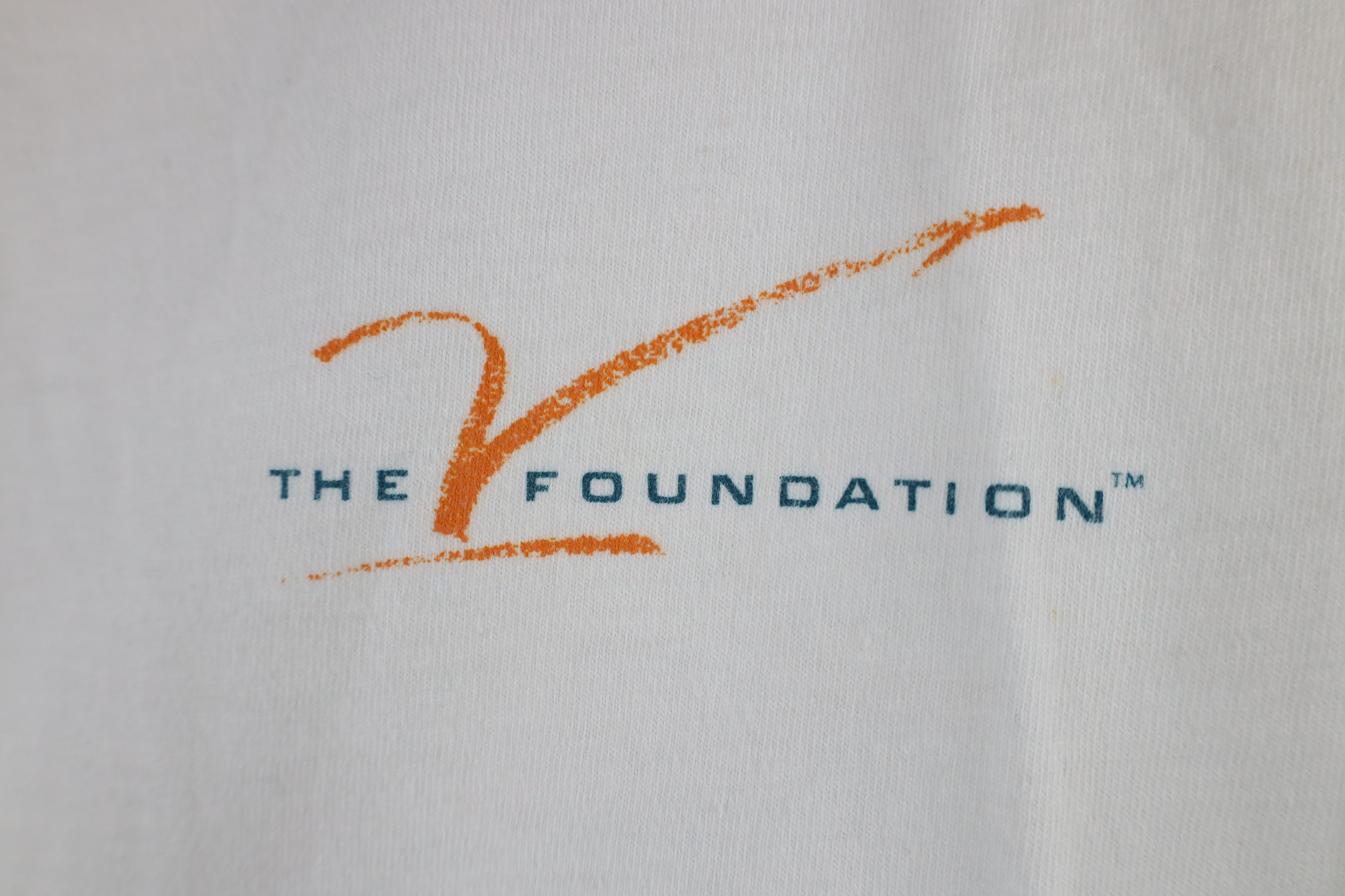 Vintage Vintage 90s ESPN The Jimmy V Foundation T-Shirt White USA Size US L / EU 52-54 / 3 - 4 Thumbnail