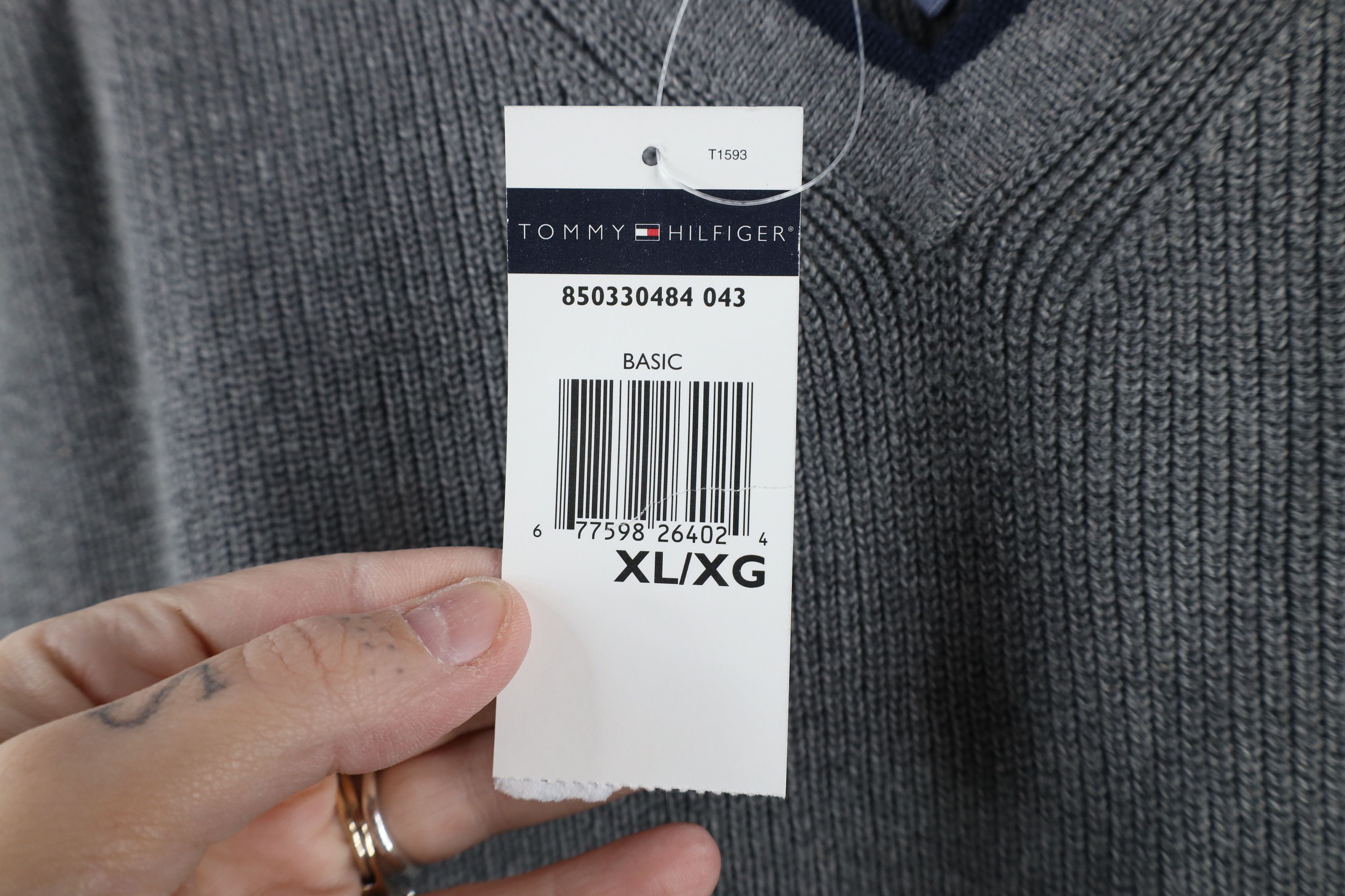 Tommy Hilfiger × Vintage Deadstock Vintage 90s Tommy Hilfiger Knit Sweater Vest Gray Size US XL / EU 56 / 4 - 7 Thumbnail