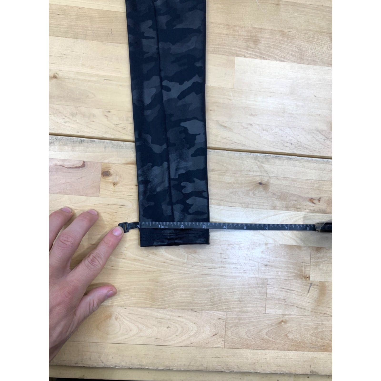 Spanx Spanx Faux Leather Leggings Camouflage Black Womens Small Casual Spanx Leggings S Black Camouflage Vintage No Nero? Size 28" / US 6 / IT 42 - 6 Thumbnail