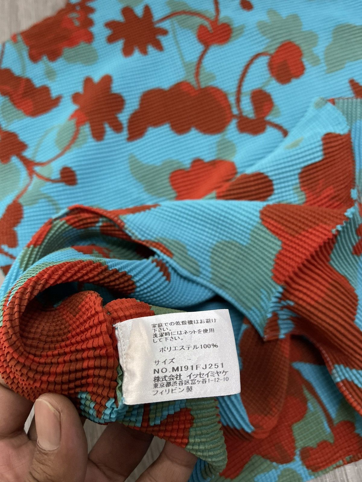 Pleats Please Issey Miyake Issey Miyake Floral Hi Neck Pleated Top In Turquoise Color Size S / US 4 / IT 40 - 7 Thumbnail