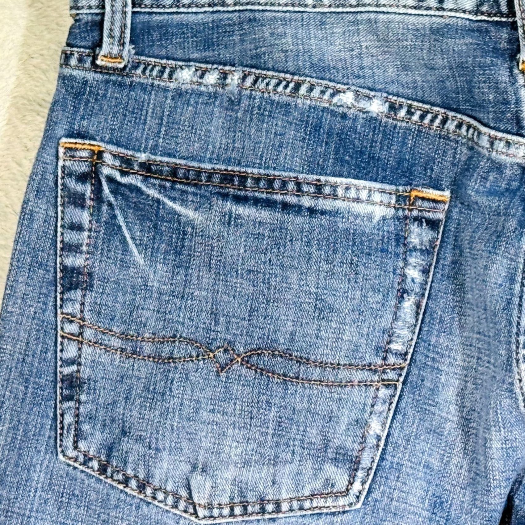 Lucky Brand Lucky Brand 221 Original Straight Jeans Mens 36x34 Blue Light Wash Denim Shirt? Size US 36 / EU 52 - 4 Thumbnail
