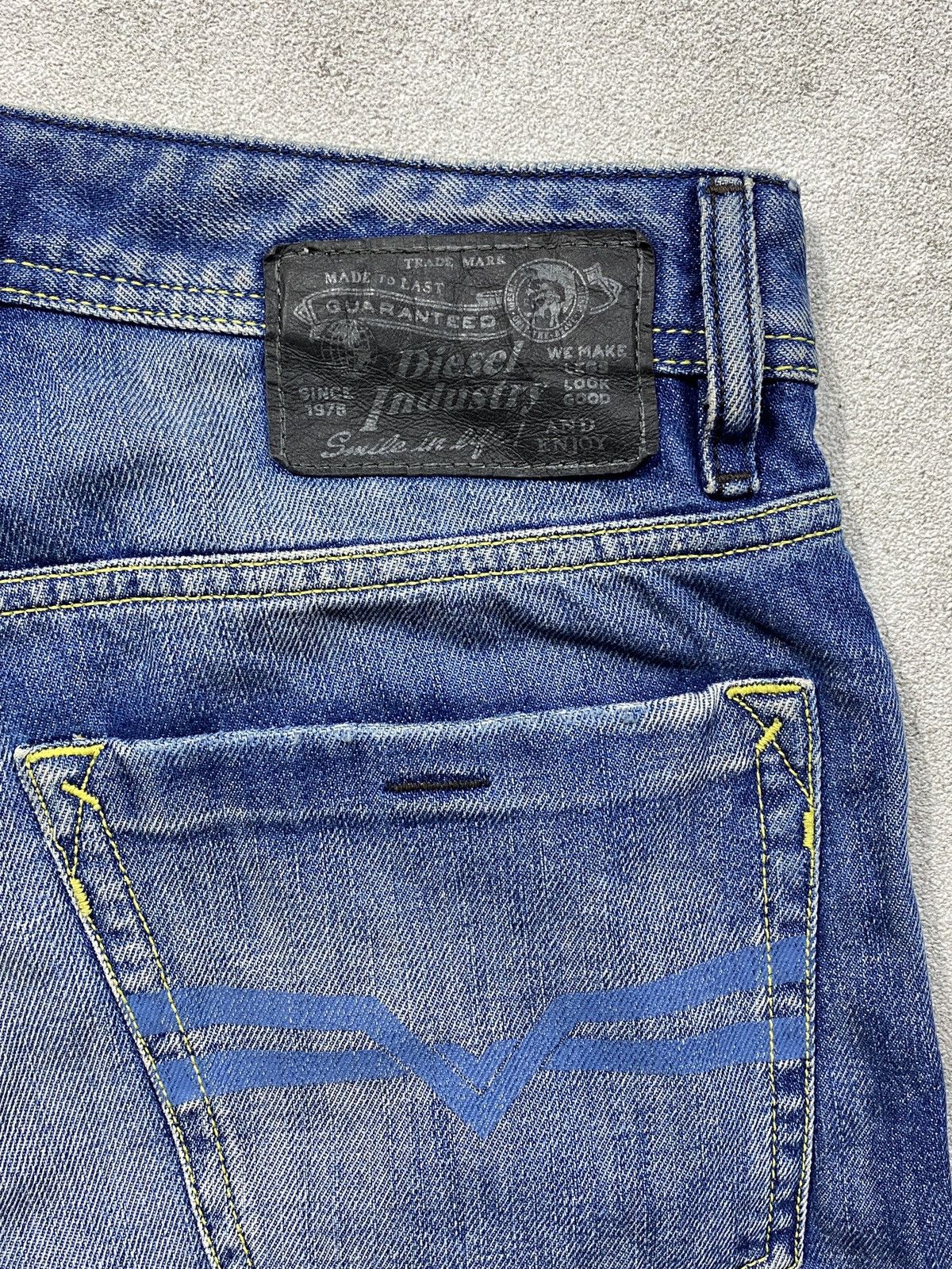 Diesel Y2k Diesel Bootcut Wash Denim Low Rise Jeans Size US 31 - 7 Thumbnail