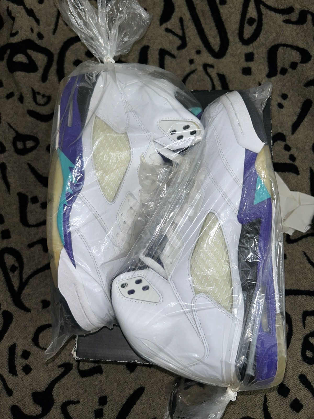 Jordan Brand 2006 DS Air Jordan V (5) LS “Grape” Size US 9 / EU 42 - 16 Thumbnail