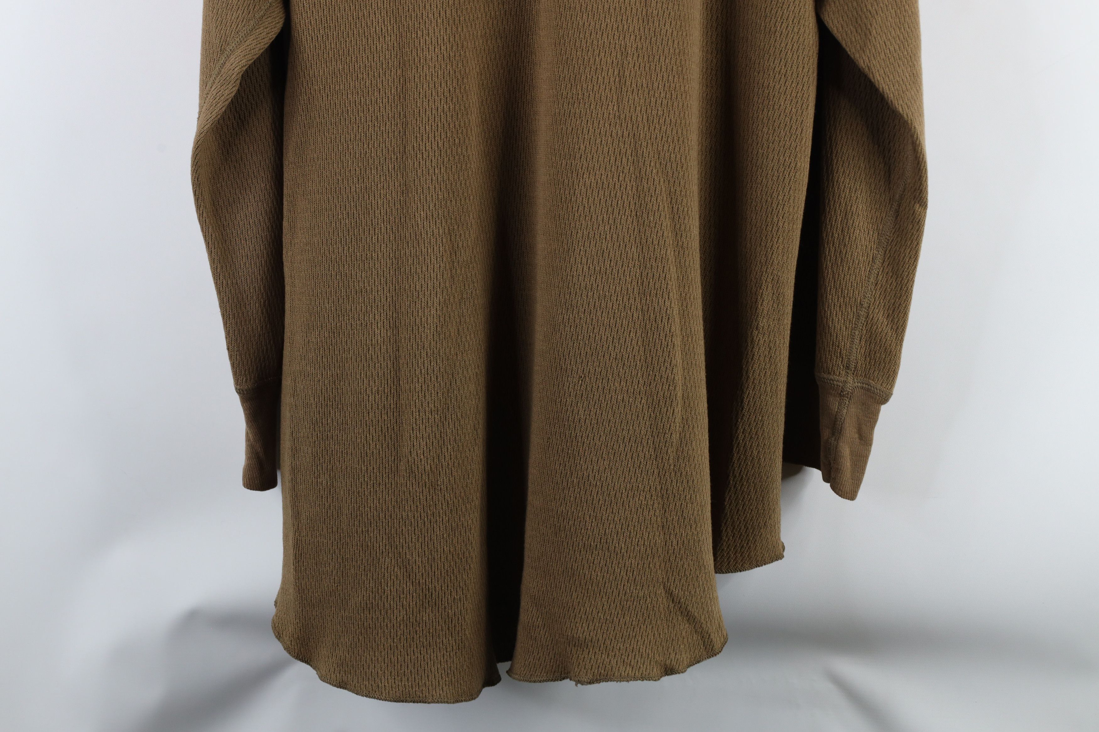 Vintage Vintage 90s Streetwear Waffle Knit T-Shirt Drab Brown USA Size US XL / EU 56 / 4 - 11 Thumbnail
