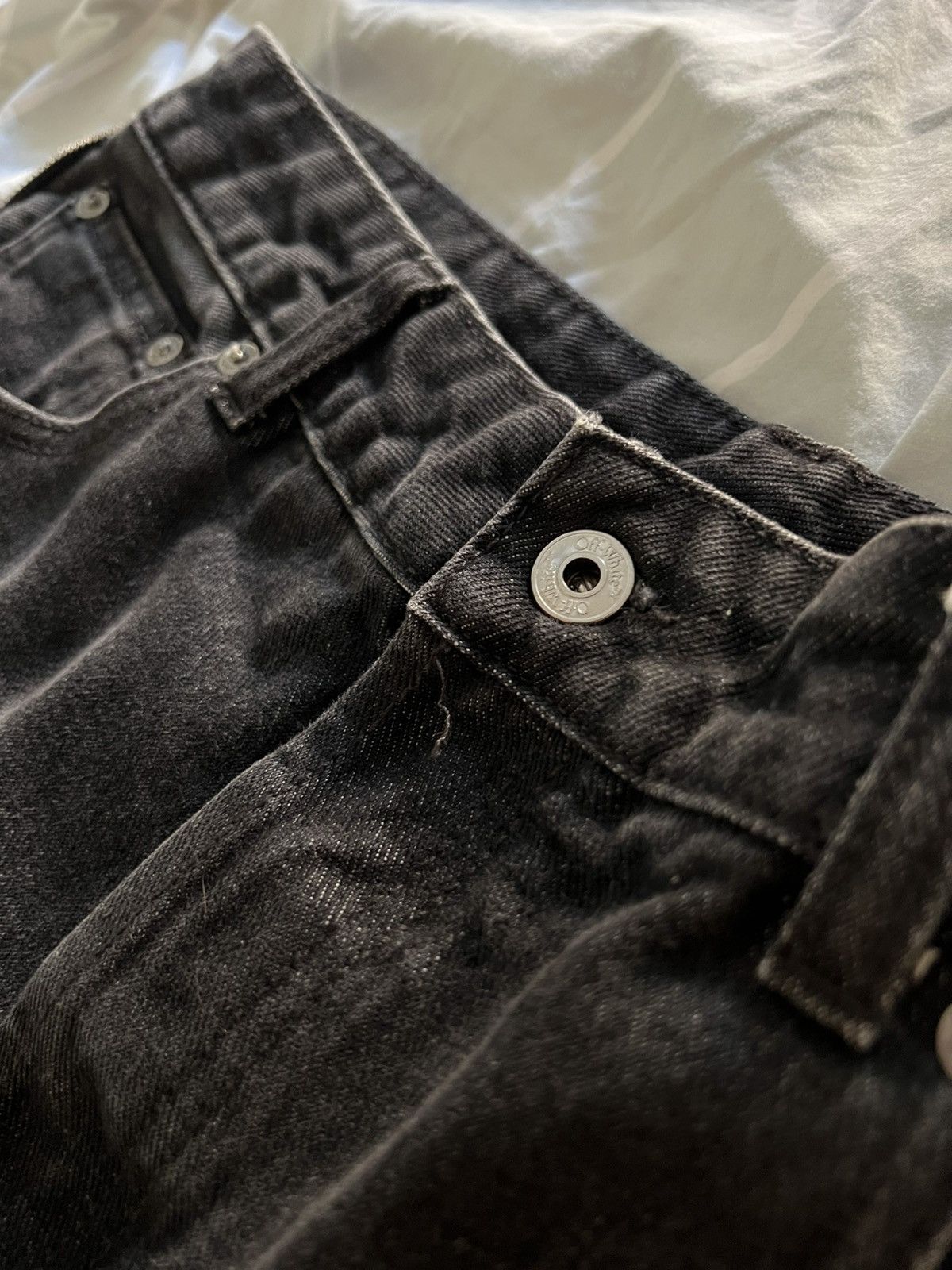 Off-White OFF WHITE logo patch denim shorts Size US 33 - 4 Thumbnail