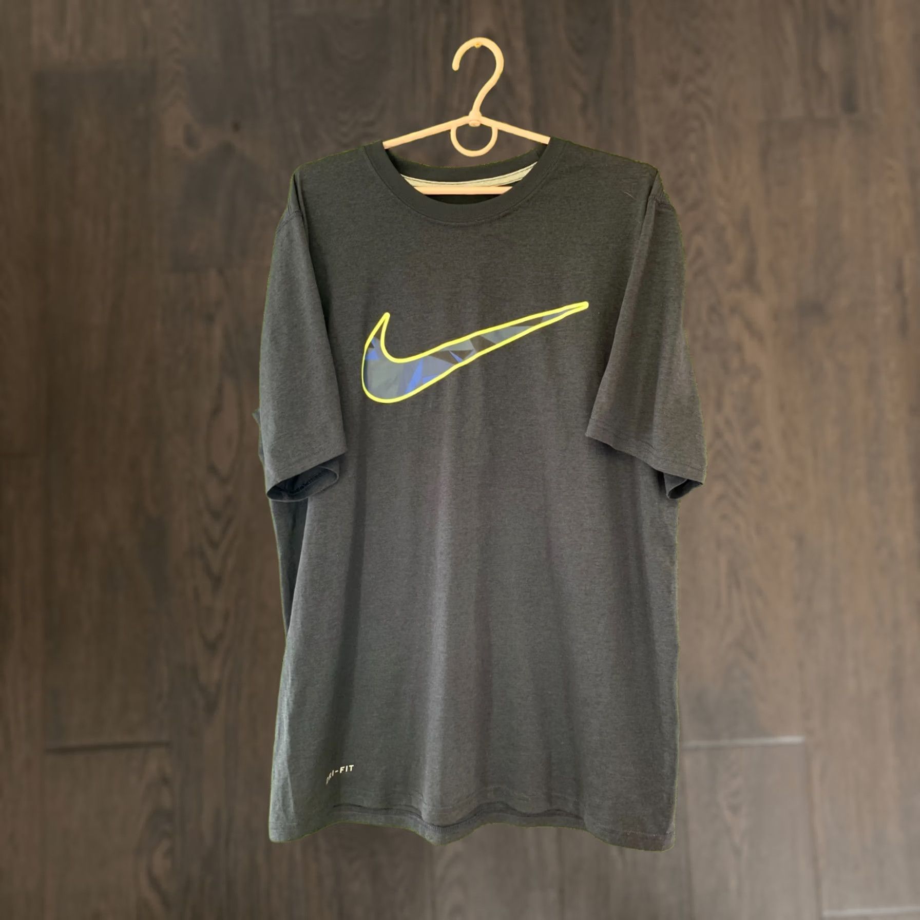 Nike Nike Dri-Fit T-Shirt Mens Shirt Jersey 2012 M Black Gray Nike Dri-FIT Mens Shirt Jersey 2012 M Black Gray Size US M / EU 48-50 / 2 - 1 Thumbnail