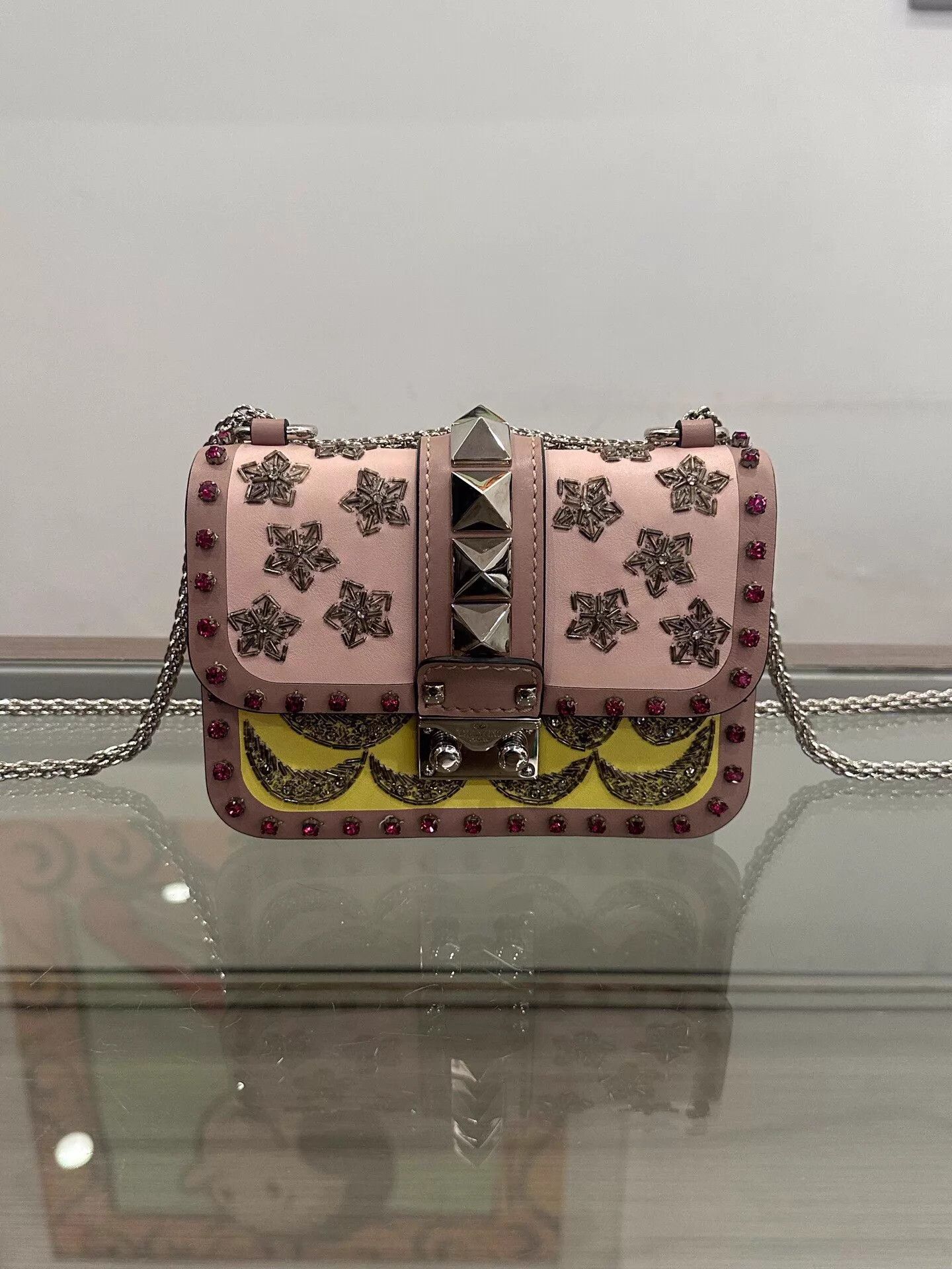 Valentino VALENTINO colorblock rivet-crystal logo chain bag 22cm Size ONE SIZE - 1 Thumbnail