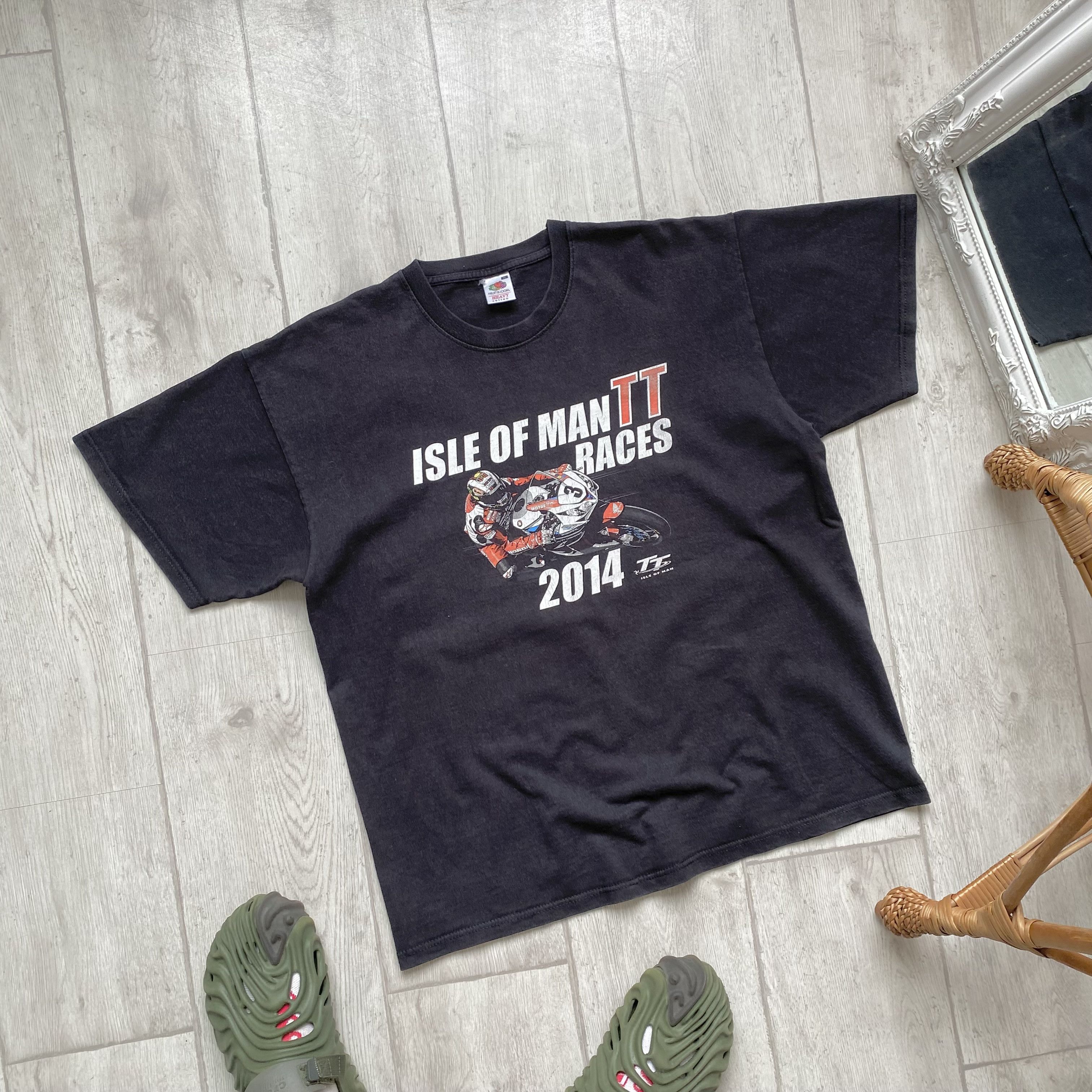 Yamaha 🏍️Vintage Racing Moto tee Honda Ducati Isle of Man kawasaki Size US L / EU 52-54 / 3 - 6 Thumbnail