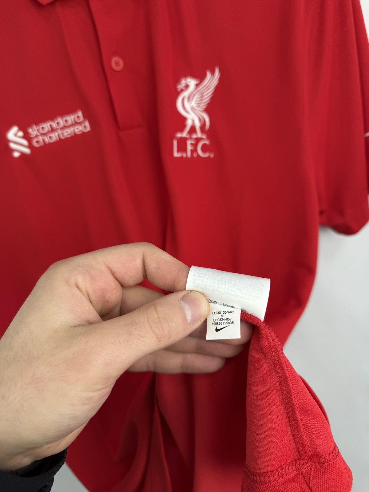 Nike ❗️NEW 🏴󠁧󠁢󠁥󠁮󠁧󠁿 2023 Nike Liverpool LFC Standard Chartered Polo T-Shi Size US M / EU 48-50 / 2 - 11 Thumbnail