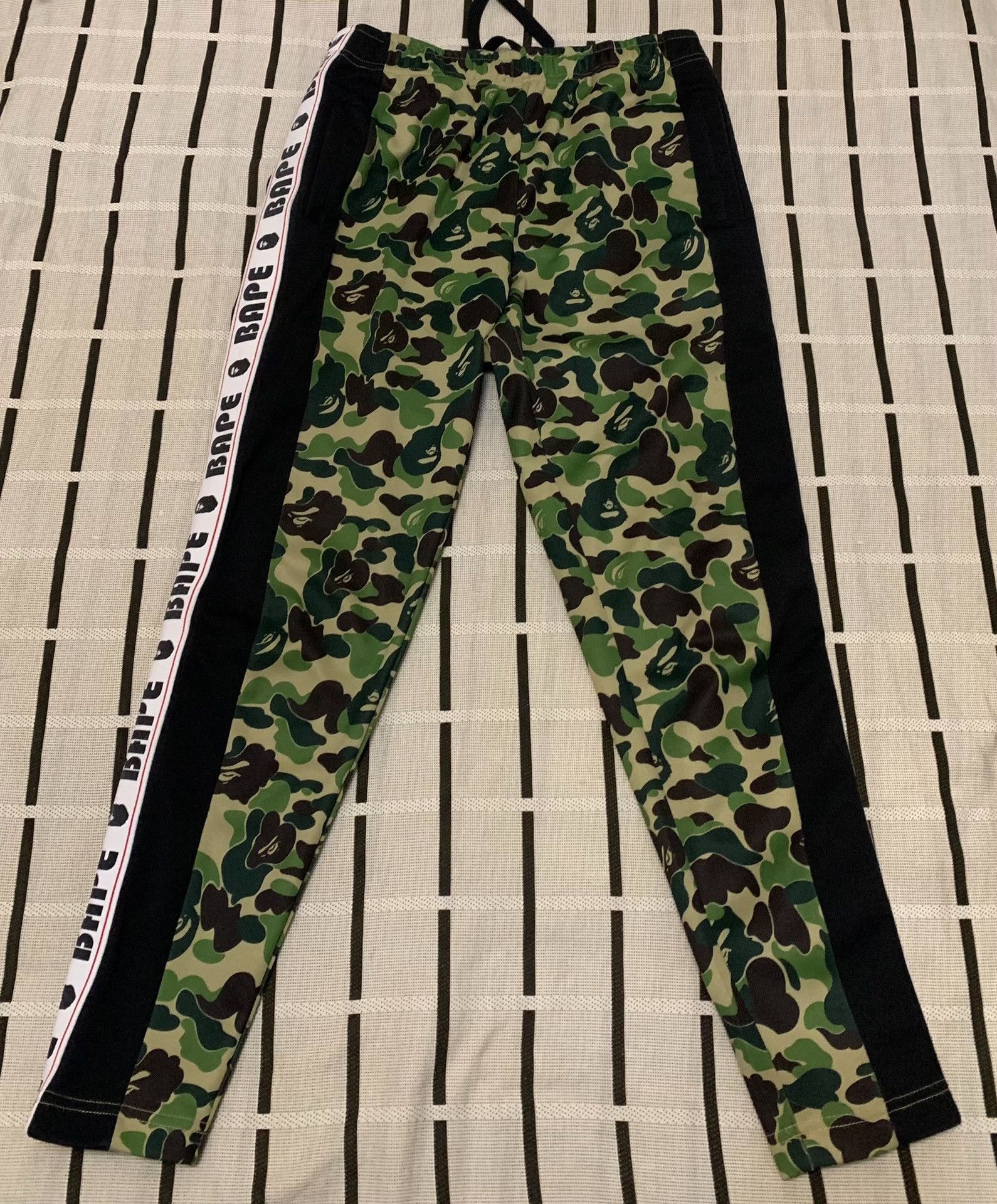 Bape Bape Casual Camo Green Casual Pants S Men Size US 30 / EU 46 - 1 Thumbnail