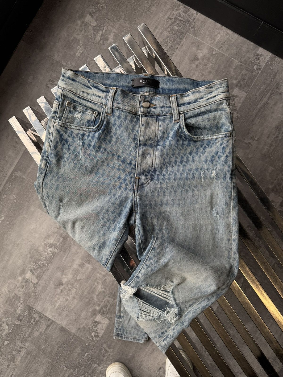 Amiri Amiri playboy clay indigo bunny logo skinny jeans Size US 30 / EU 46 - 1 Thumbnail
