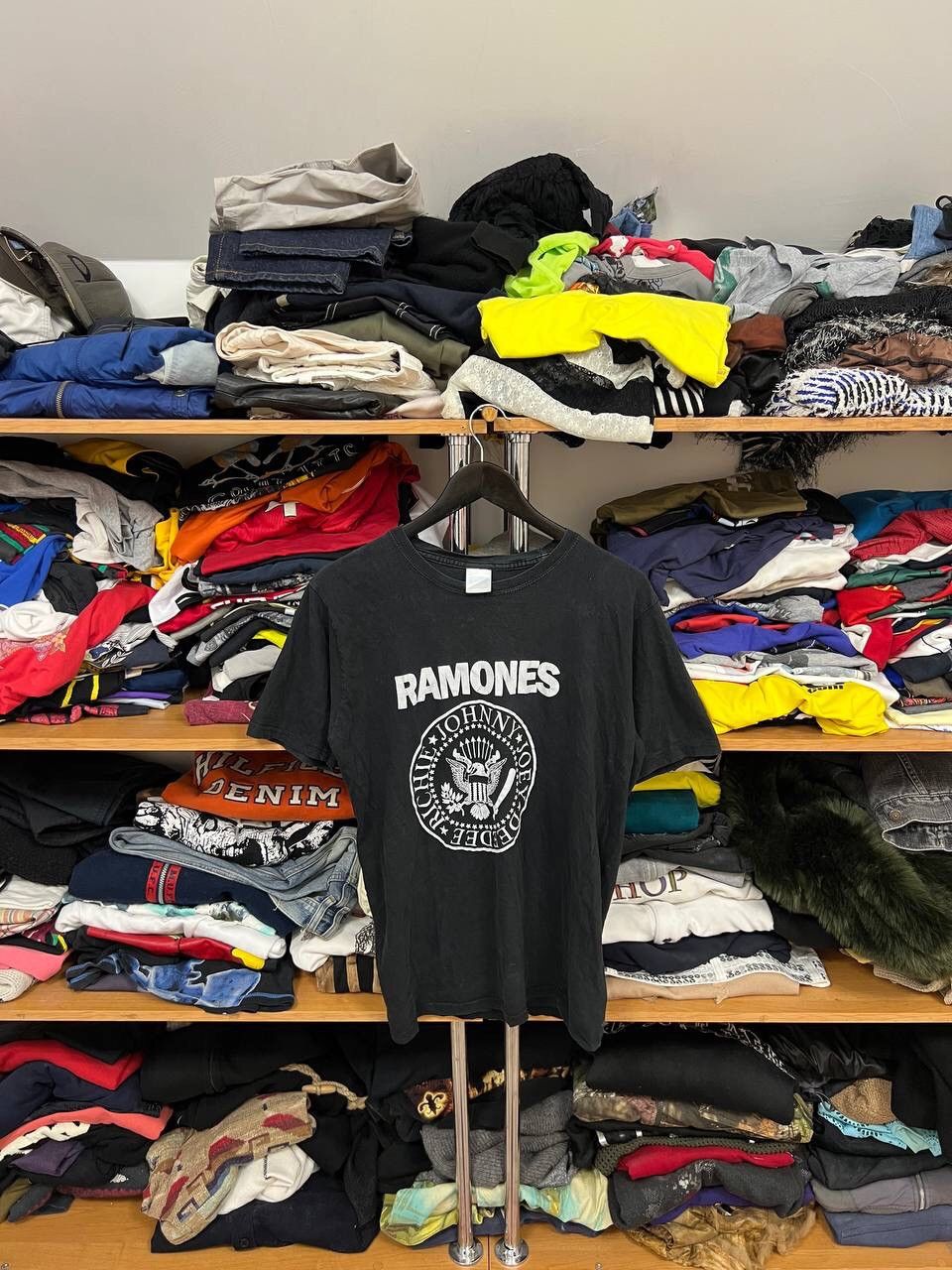 Band Tees Ramones 2000s Vintage rock band tee Size US M / EU 48-50 / 2 - 1 Thumbnail