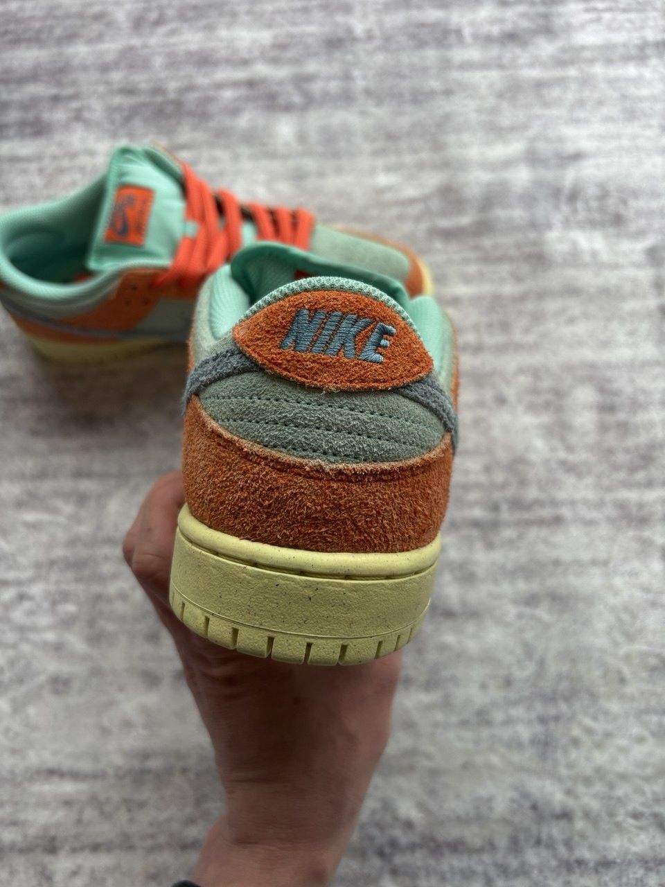 Nike SB Nike SB Dunk Low Orange and Emerald Rise Size US 8.5 / EU 41-42 - 4 Thumbnail