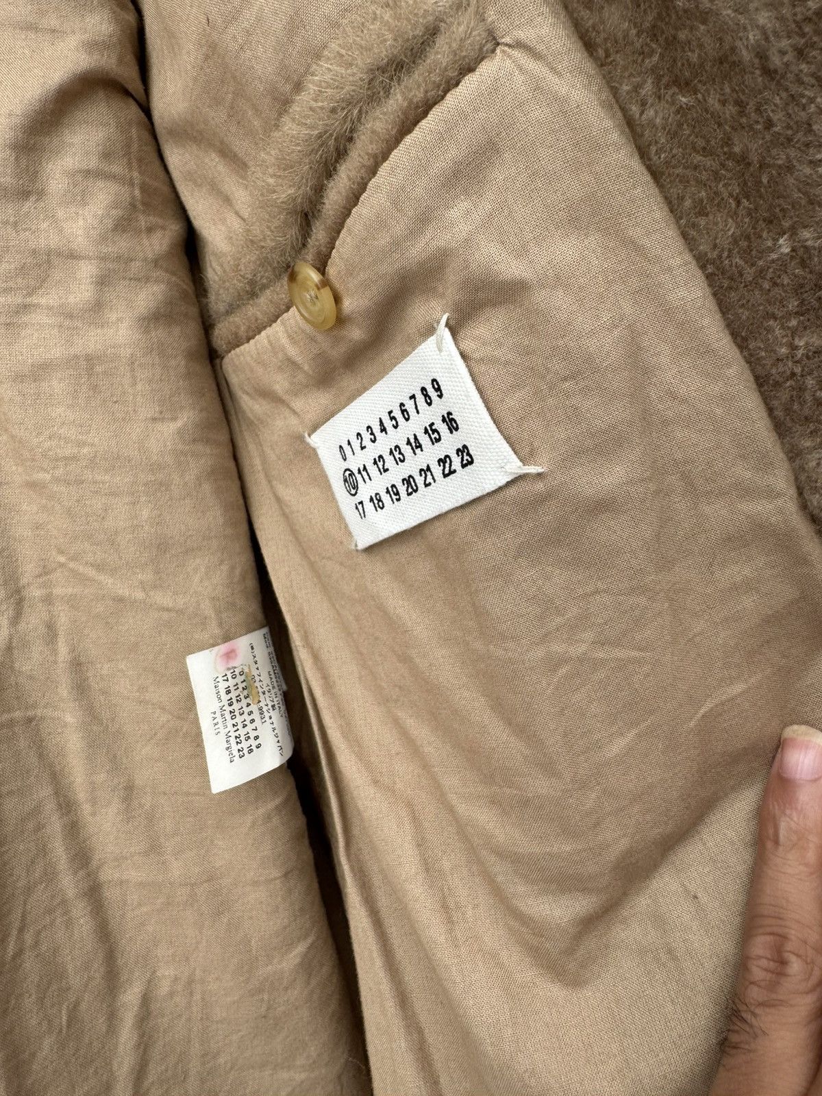 Maison Margiela RUNWAY PIECE, MAISON MARGIELA SHEARLING JACKET SIZE48 Size US M / EU 48-50 / 2 - 7 Thumbnail