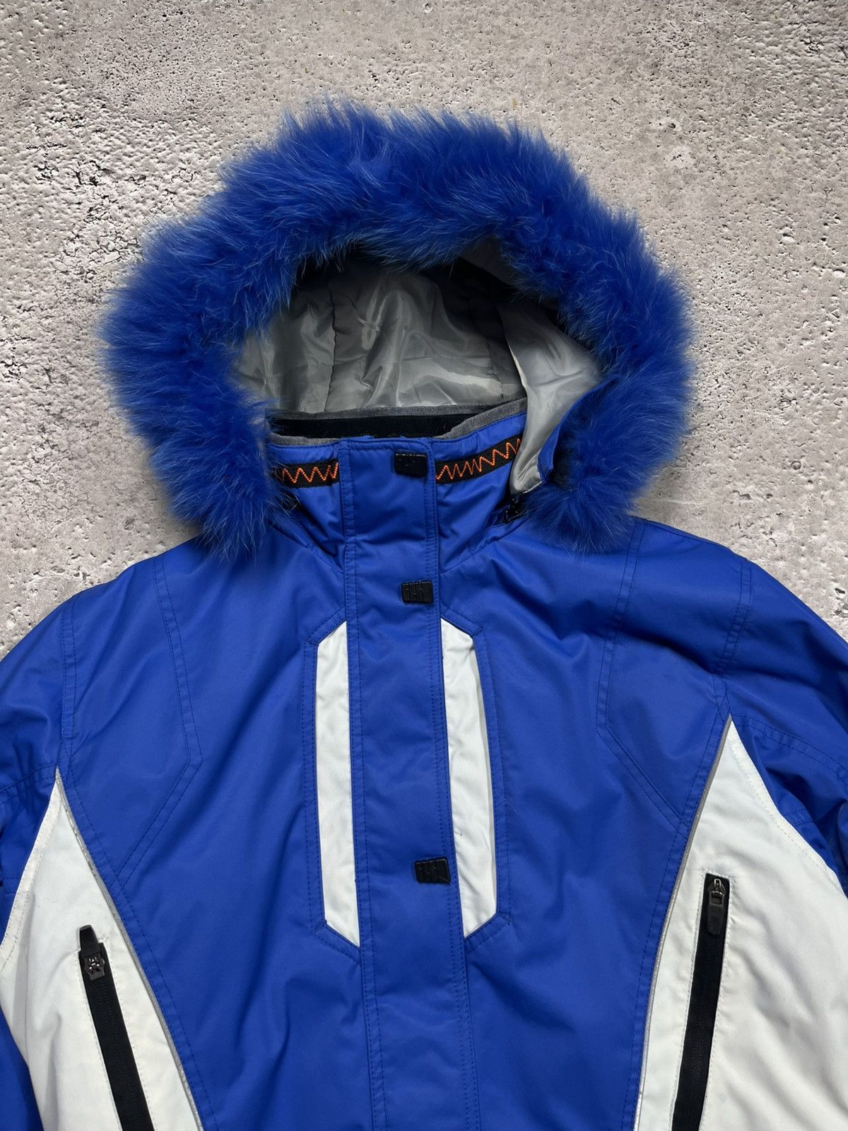 Sportalm Kitzbuhel Sportalm Blue White Ski Jacket M with Belt and Faux Fur Hood Size M / US 6-8 / IT 42-44 - 4 Thumbnail