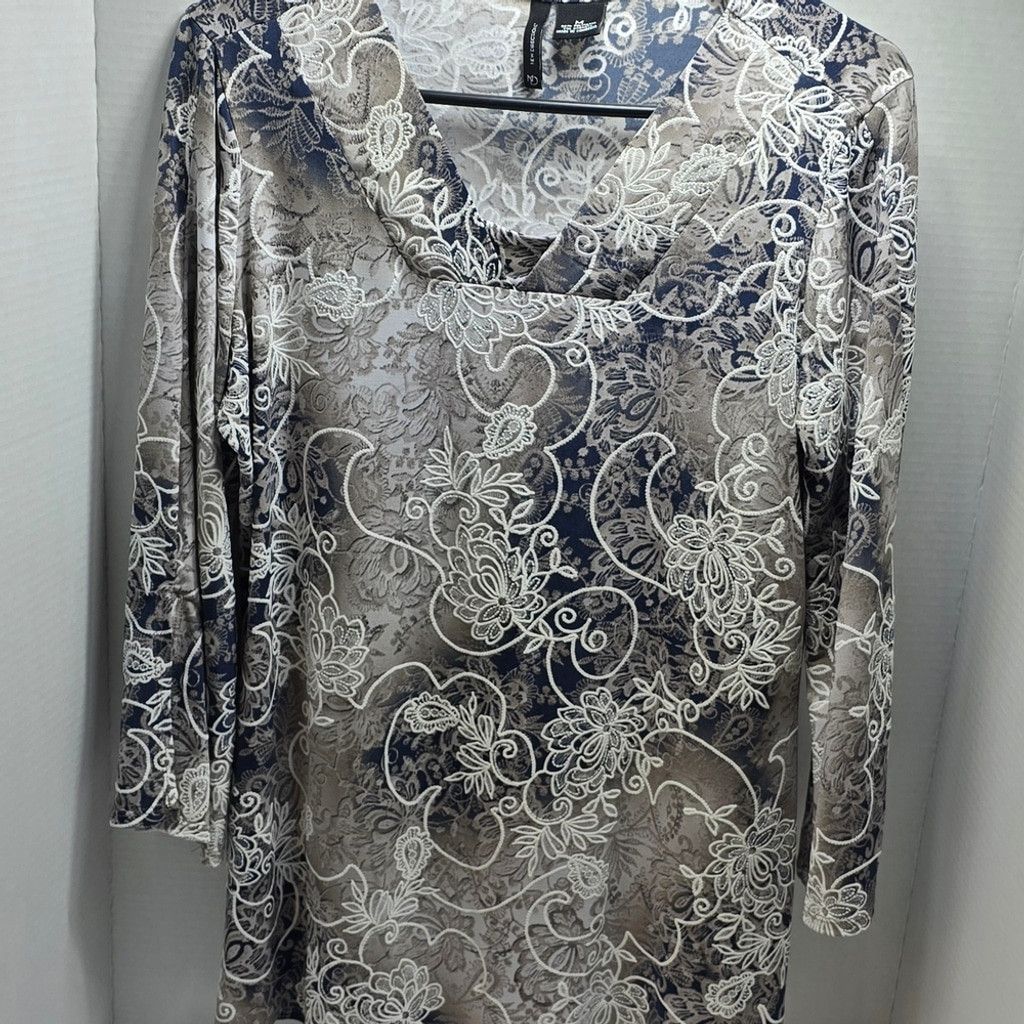 The Unbranded Brand New Directions Lace Overlay Blouse - Navy and Cream Size M / US 6-8 / IT 42-44 - 1 Thumbnail