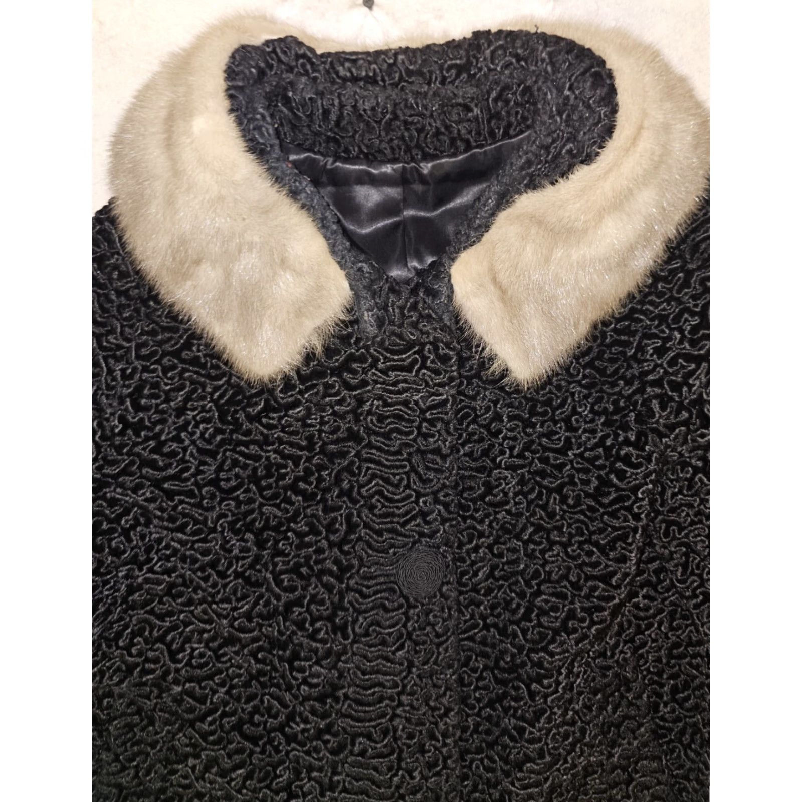 Vintage VINTAGE Lou Nierenberg Parisienne Black Brocade Fur Collared Overcoat Coat L/XL Adults Mens Womens 1960s Swing Cocktail fur Mink Button Up Size L / US 10 / IT 46 - 3 Thumbnail