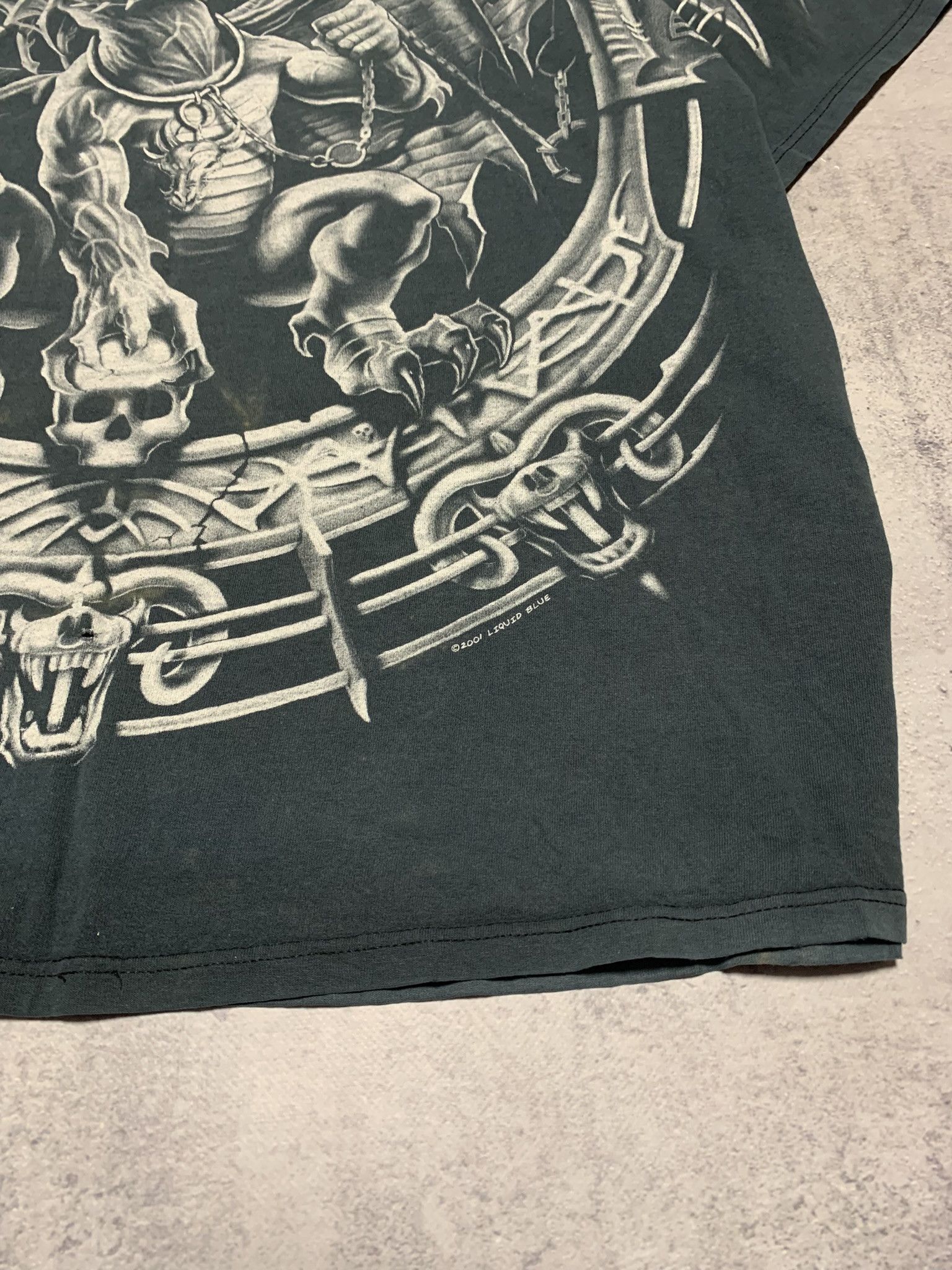 Liquid Blue Liquid Blue AOP Drugon Print Vintage 2001 T Shirt Size XL Size US XL / EU 56 / 4 - 11 Thumbnail