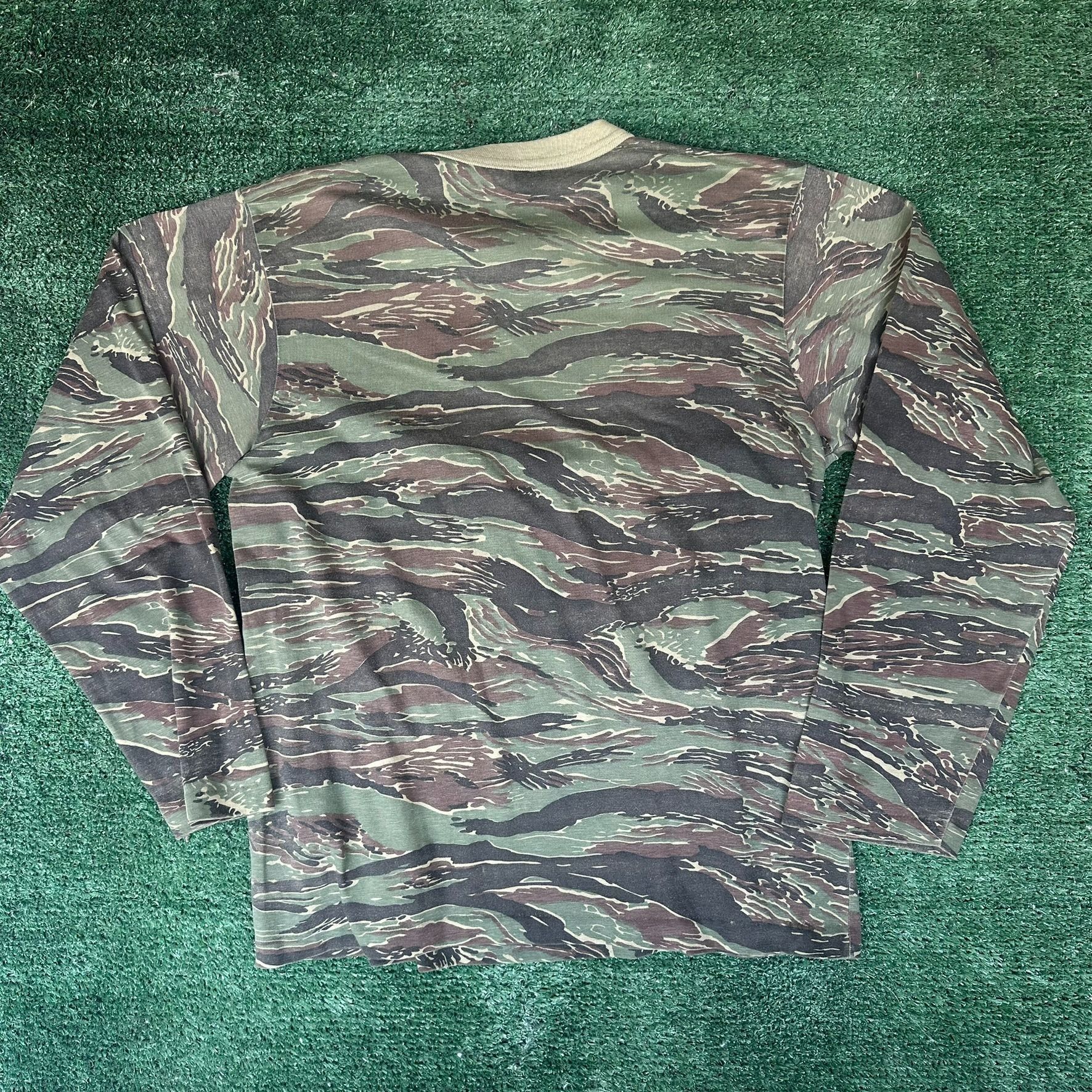 Vintage Vintage 80s Tiger Stripe Camo T-Shirt Single Stitch Vietnam Size US M / EU 48-50 / 2 - 6 Thumbnail