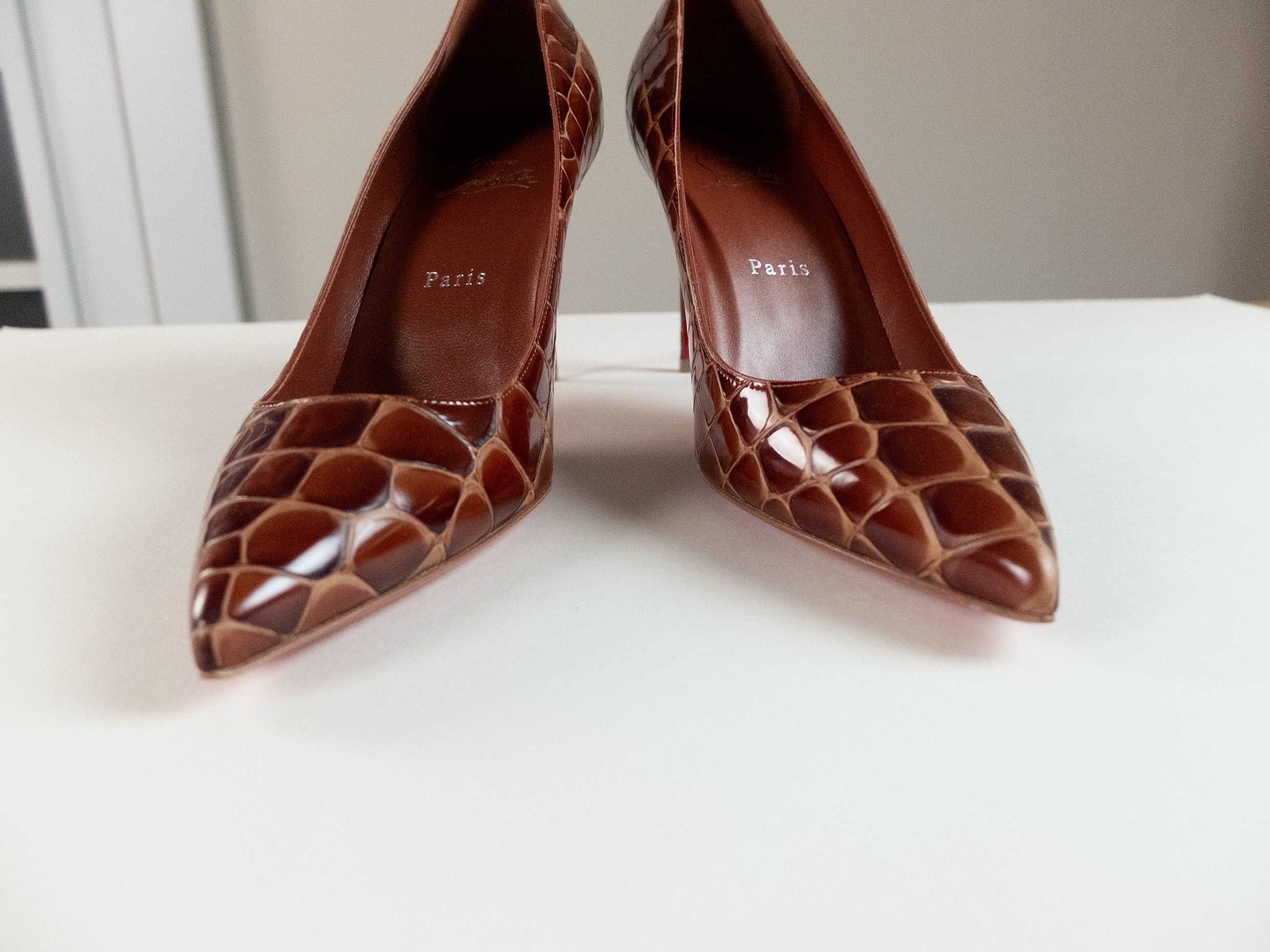 Christian Louboutin CHRISTIAN LOUBOUTIN Kate brown alligator embossed pumps 10 Size US 10 / IT 40 - 7 Thumbnail