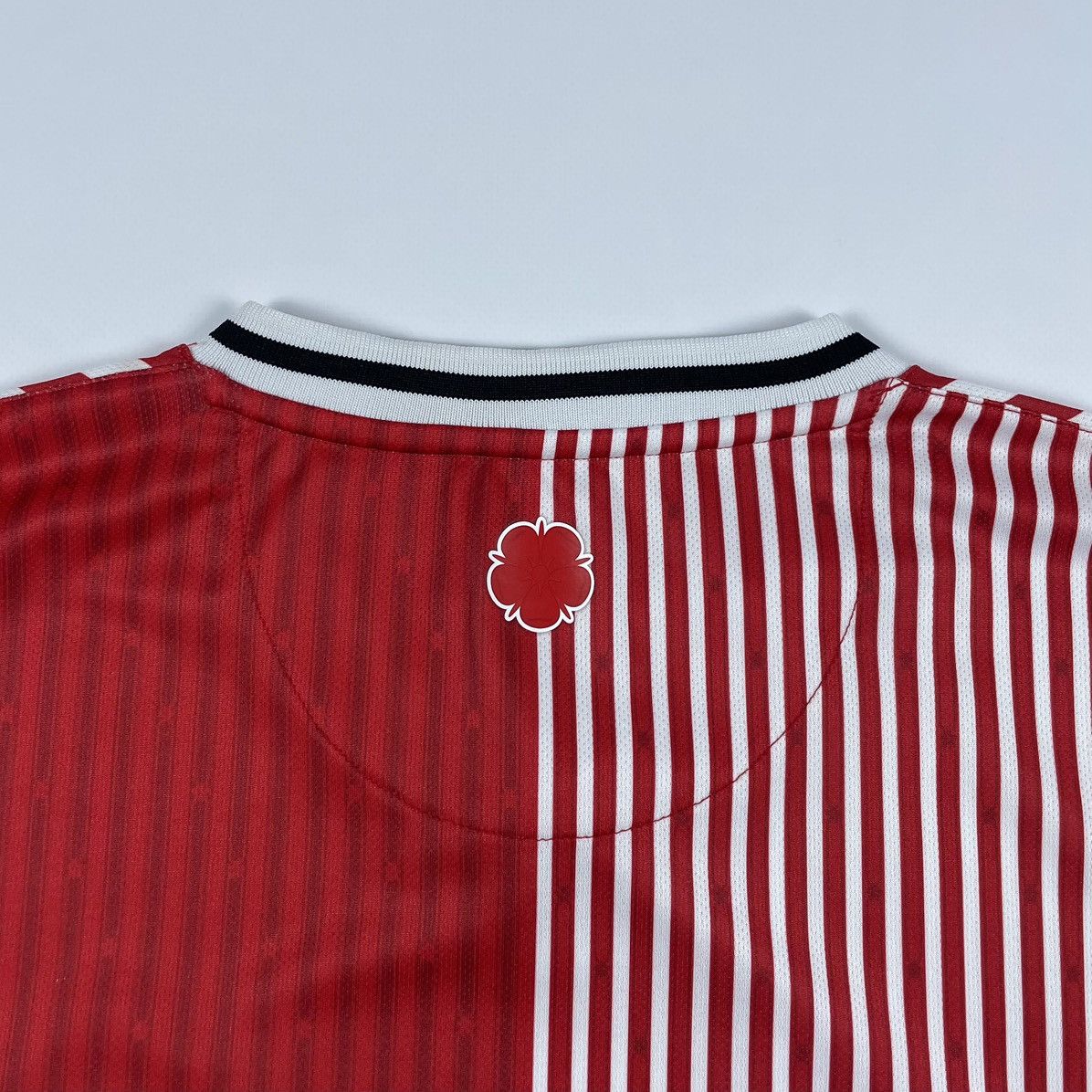 Hummel Hummel Southampton FC 2023/24 Soccer Jersey Football Shirt Size US L / EU 52-54 / 3 - 14 Thumbnail