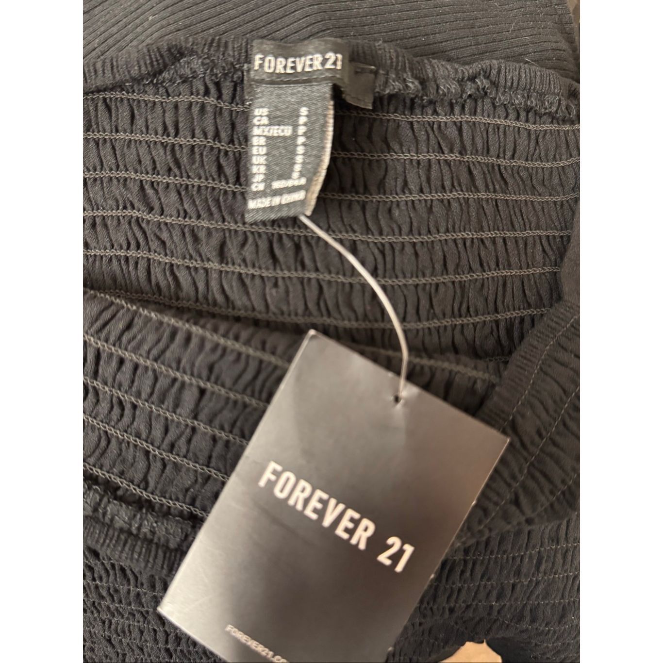 Forever 21 Forever 21 Black Puff Sleeve Smocked Crop Top – Size S Size S / US 4 / IT 40 - 8 Thumbnail