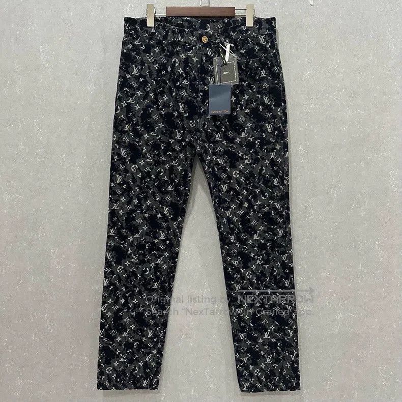 Louis Vuitton Louis Vuitton Black presbyopic flocked full-print presbyop Size US 34 / EU 50 - 1 Thumbnail