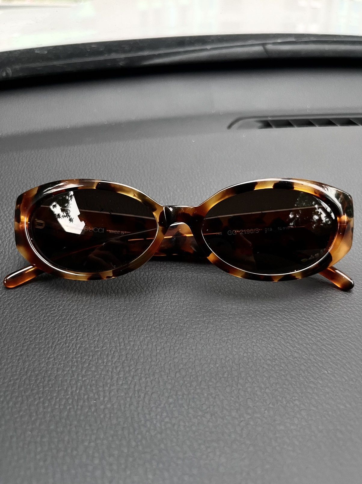 Gucci Gucci Tortoise Sunglasses Size 30 - 4 Thumbnail