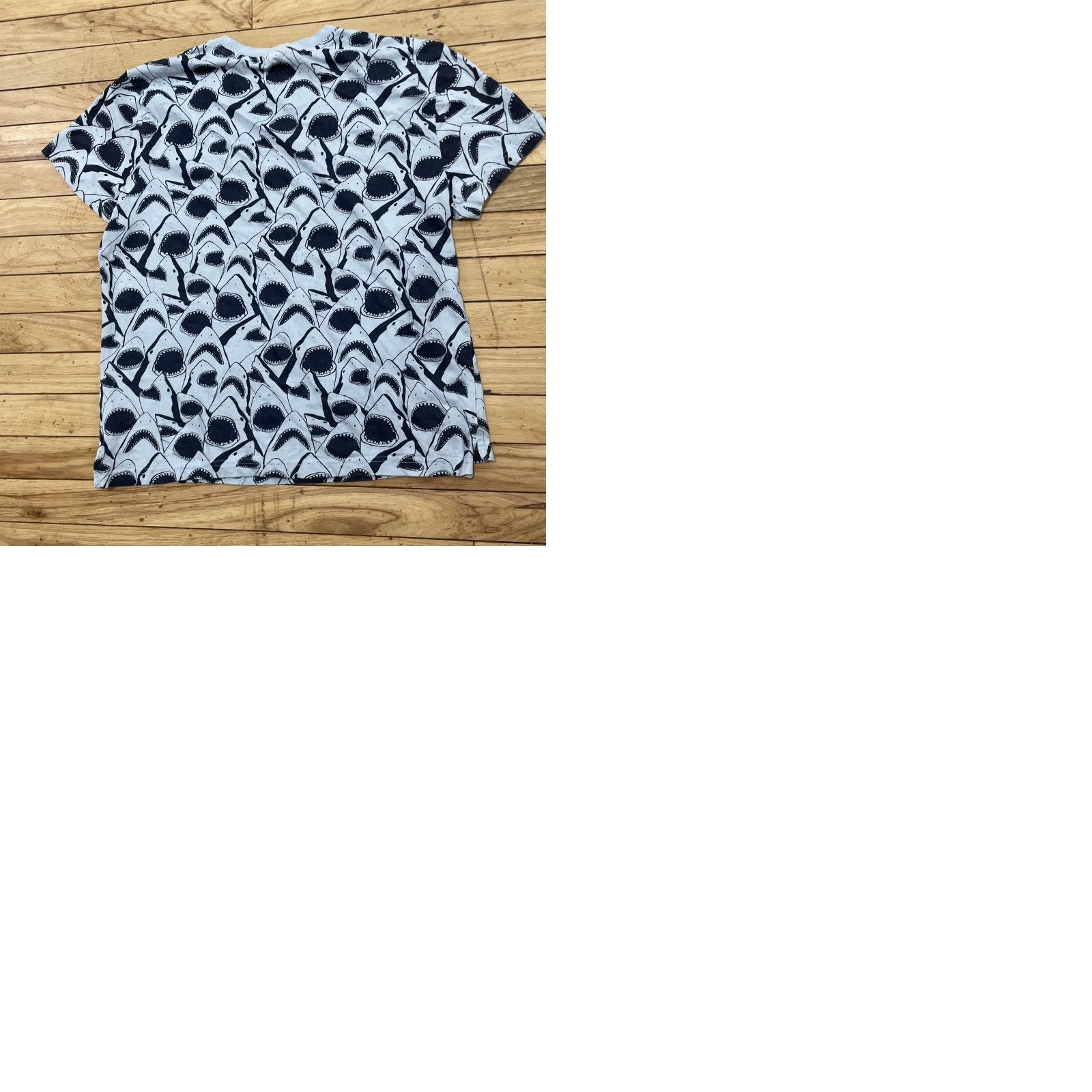 Vintage REVERSE THREADS Shirt Adult S Shark Print AOP Shark Crop Tee Blue (S Fits M) 90s Sports y2k Shark Week Logo Reversible Men Size US S / EU 44-46 / 1 - 10 Thumbnail