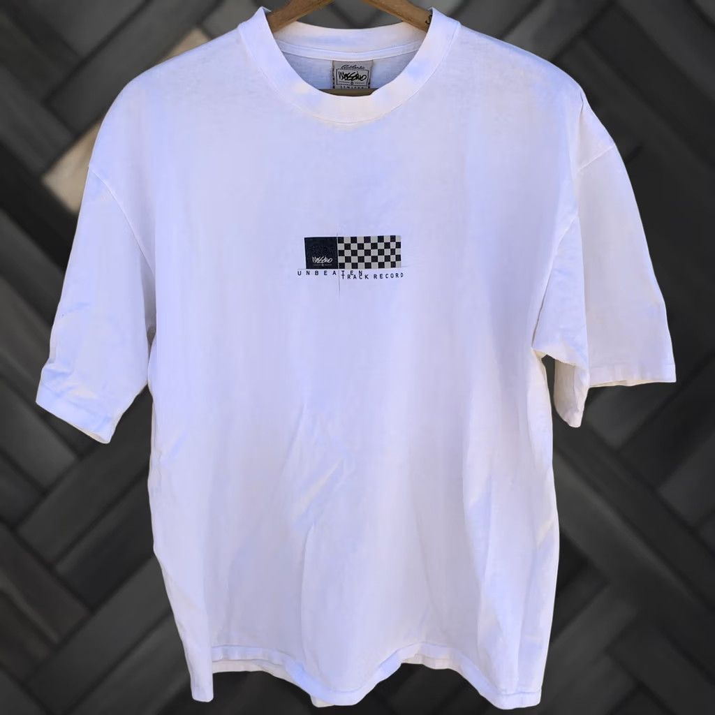 Mossimo VINTAGE Mossimo Limited Edition Graphic t-shirt Unbeaten Track Record Mustang XL Men XL White Graphic Tee 1990s USA Size US XL / EU 56 / 4 - 1 Thumbnail